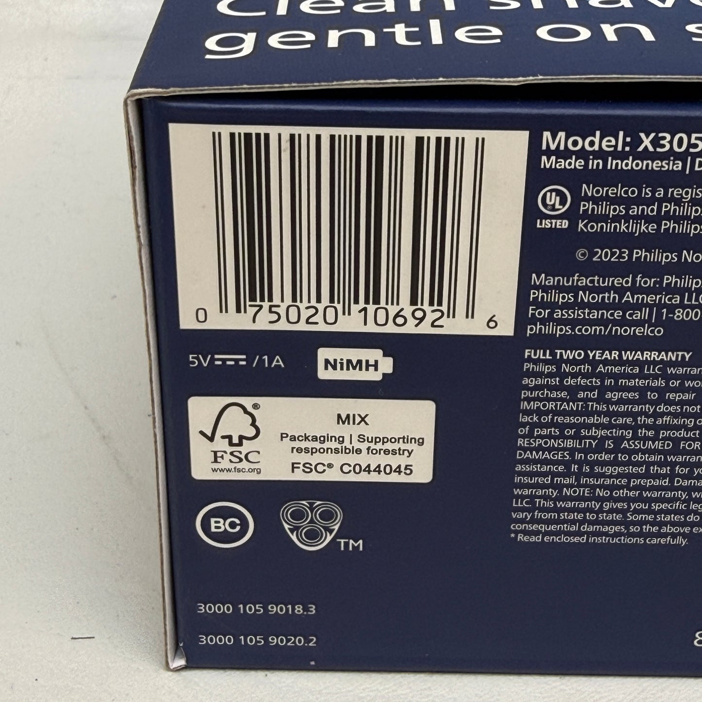 Philips Norelco Shaver 2600 - Wet & Dry Rotary Electric Shaver - Model X3052/91