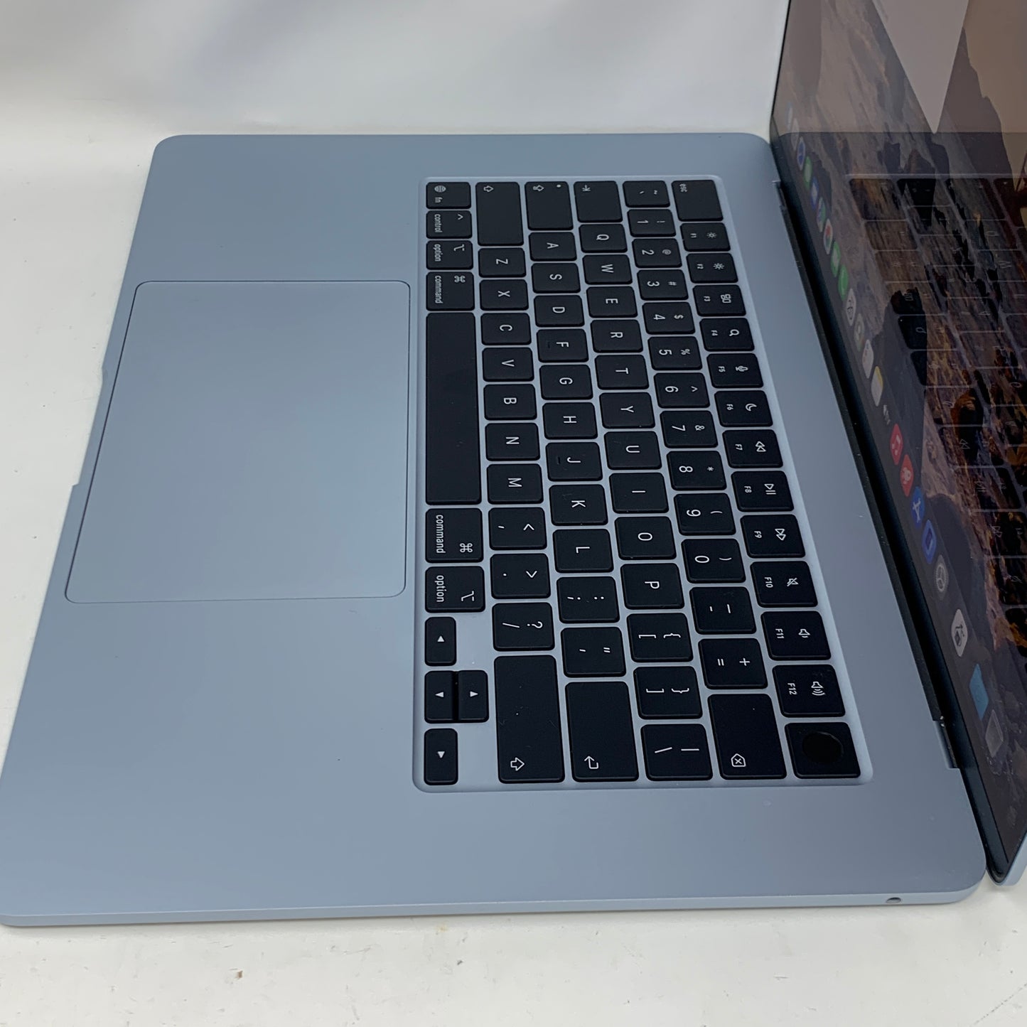2026 Apple MacBook Air 15" M5 10C GPU 4.6GHz 24GB RAM 1TB SSD MDVU4LL/A `