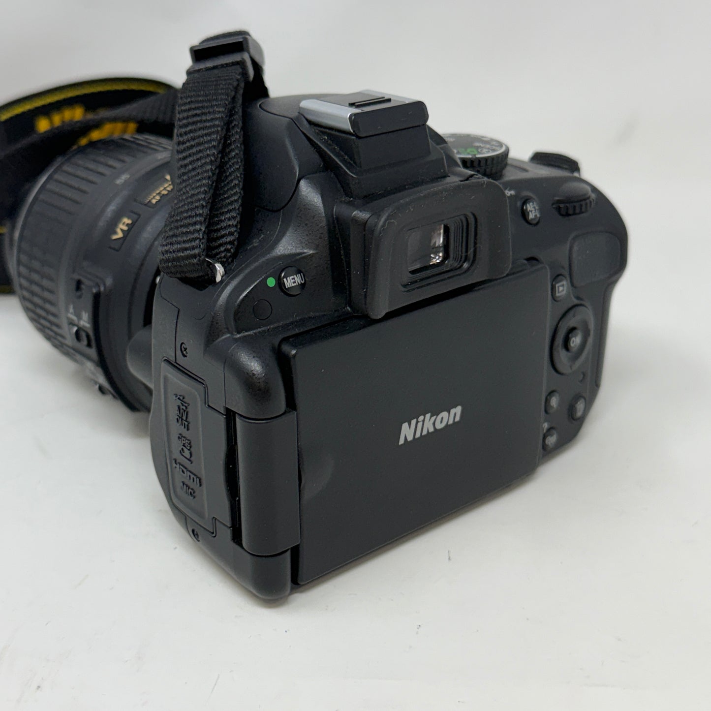 Nikon D5100 16.2MP DSLR Camera Bundle w/ AF-S 18-55mm VR Lens & Cables