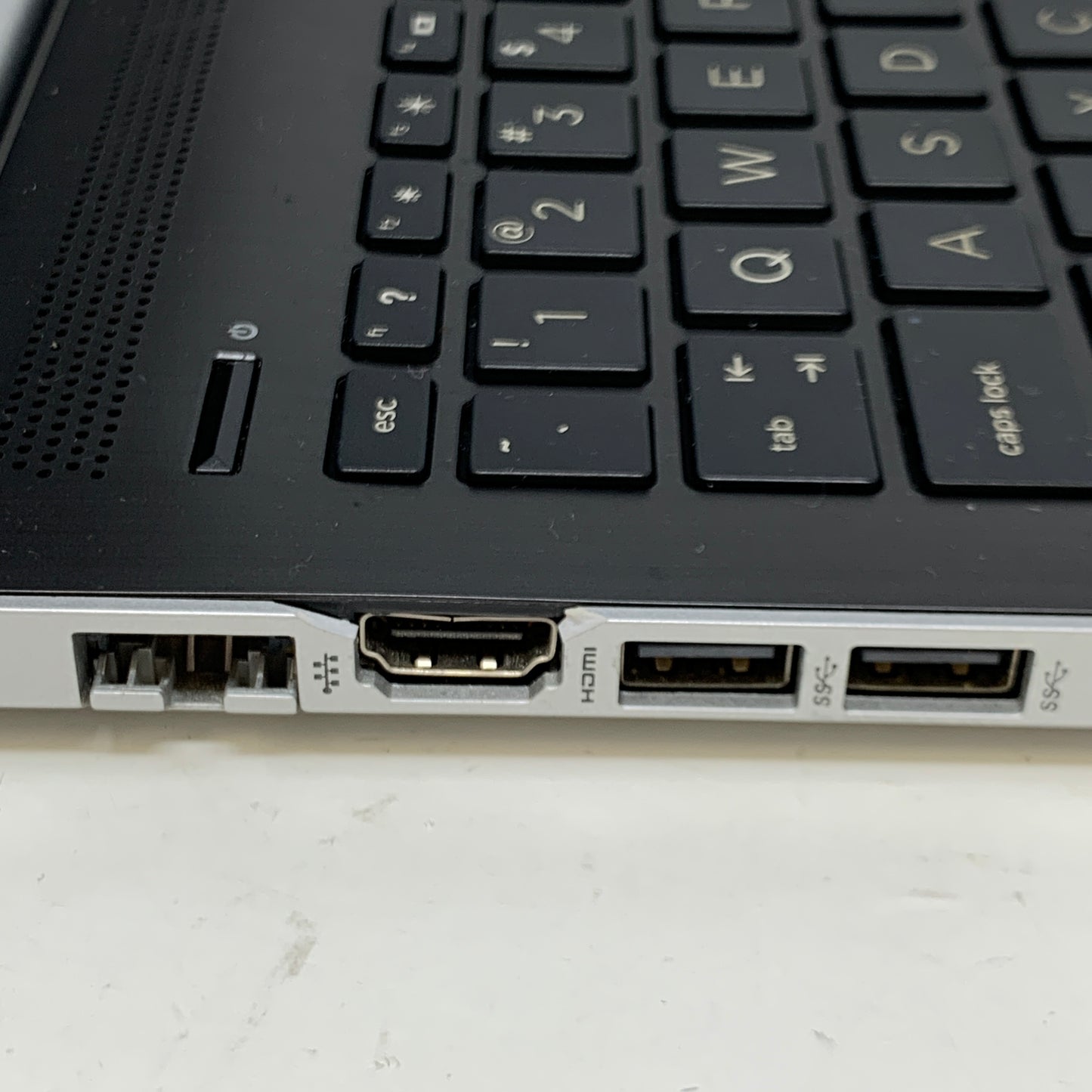 HP Laptop UU6LIRT 15.6" i5-8250U 1.6GHz 8GB RAM 128GB SSD