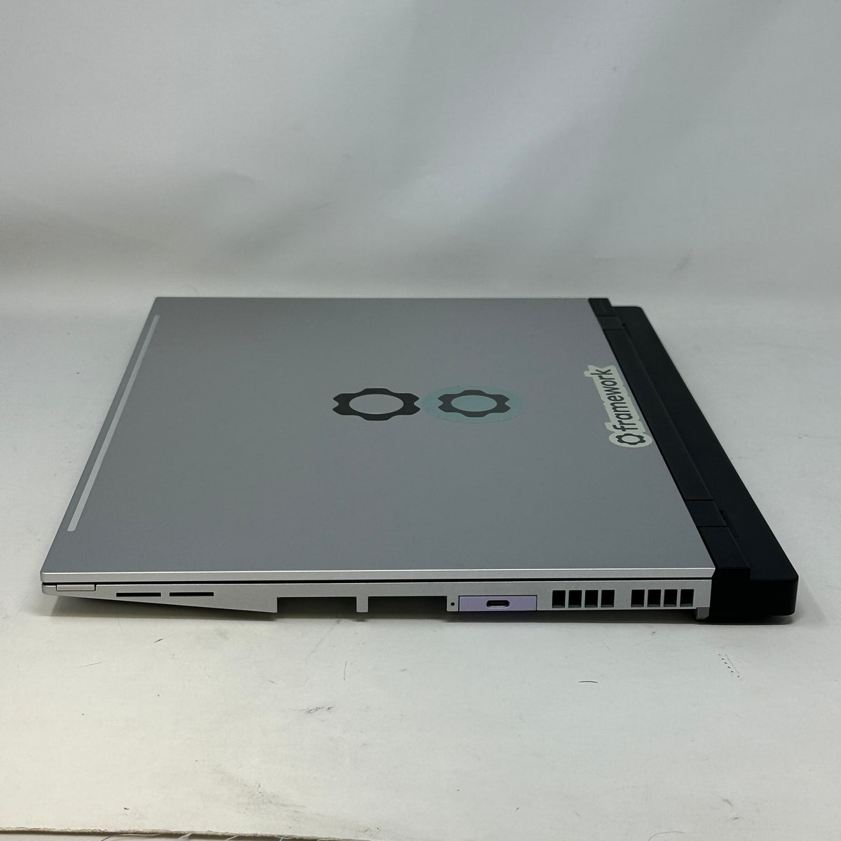 Framework Laptop 6 FRVR132 13.5" Ryzen 7 7840HS 3.8GHz 32GB RAM 1TB SSD