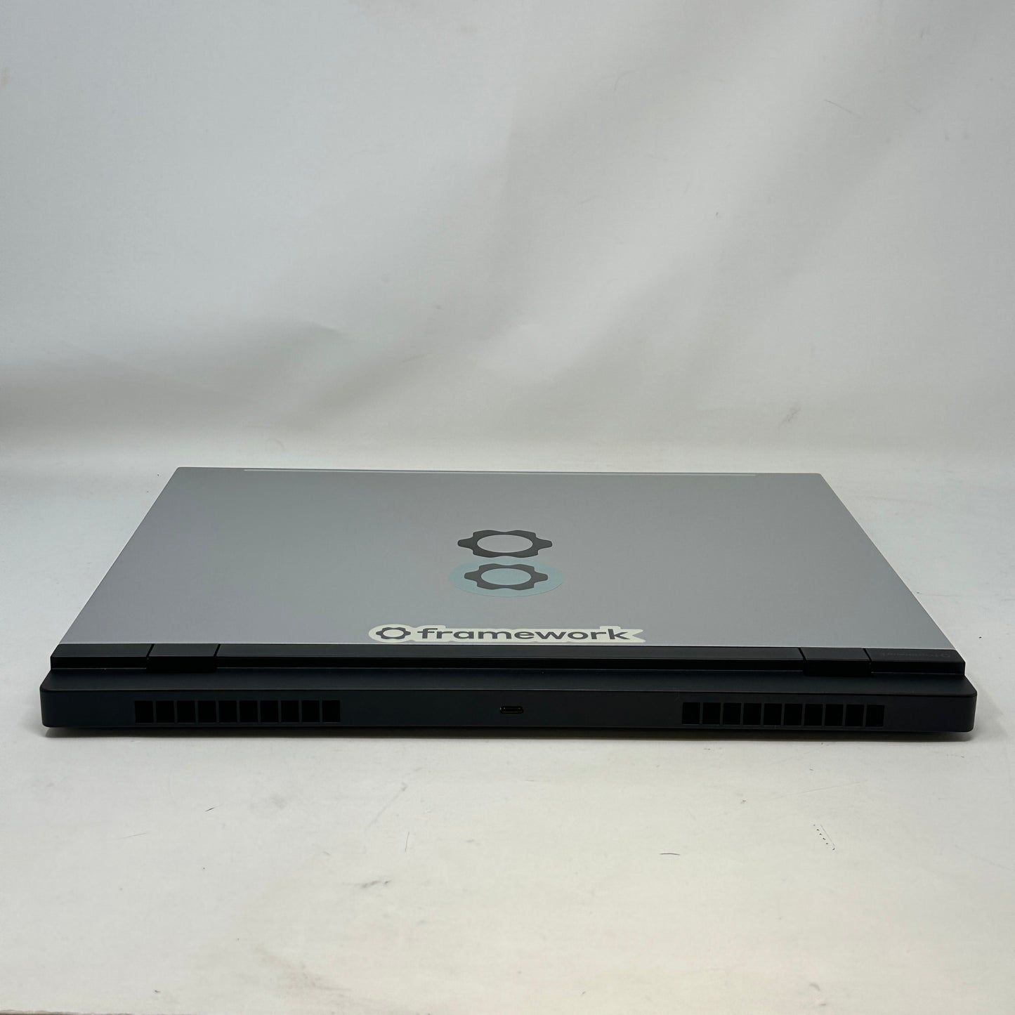 Framework Laptop 6 FRVR132 13.5" Ryzen 7 7840HS 3.8GHz 32GB RAM 1TB SSD