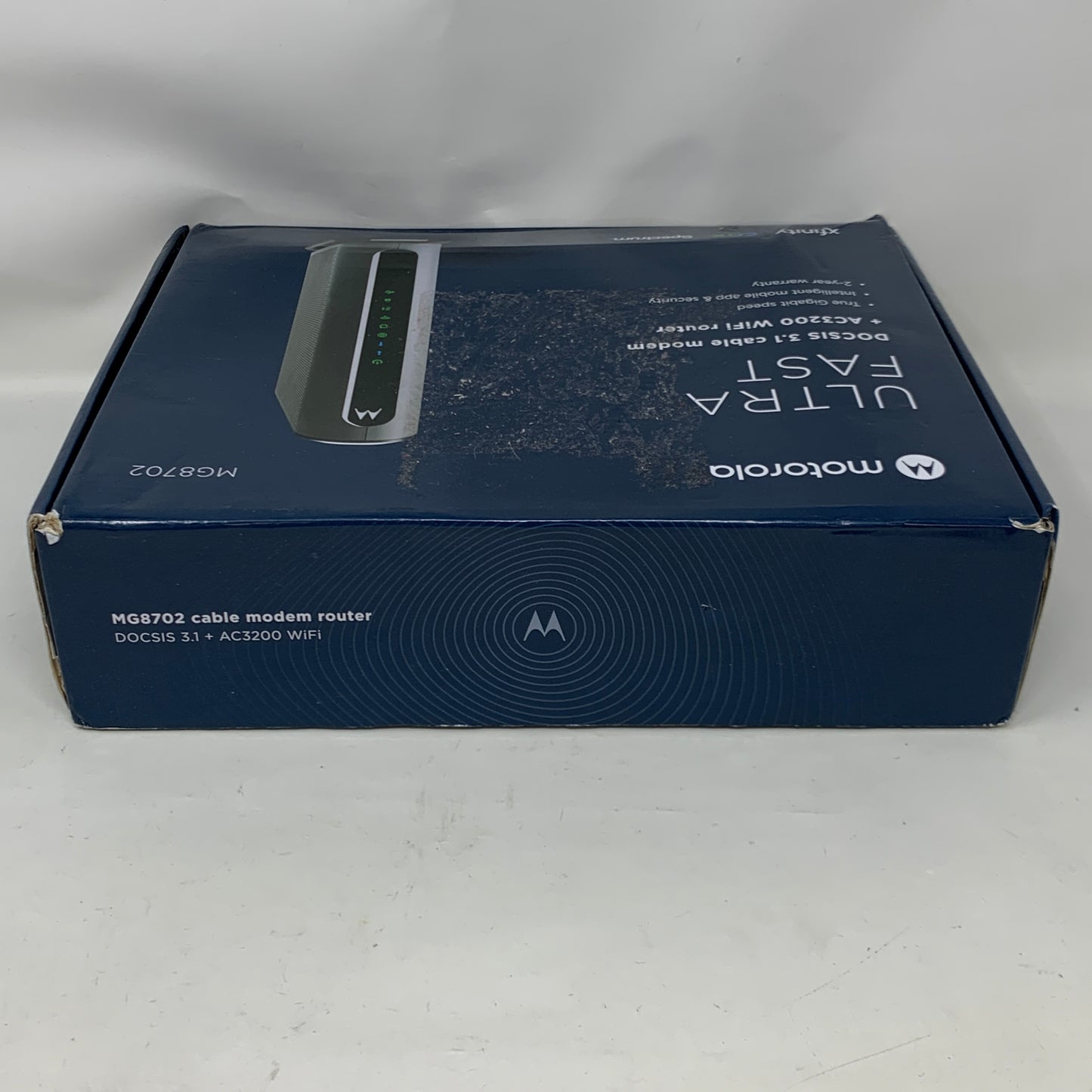 Motorola MG8702 Ultra-Fast DOCSIS 3.1 Cable Modem + AC3200 Dual-Band WiFi Router