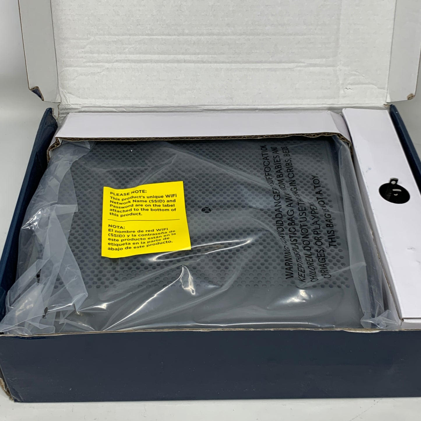 Motorola MG8702 Ultra-Fast DOCSIS 3.1 Cable Modem + AC3200 Dual-Band WiFi Router