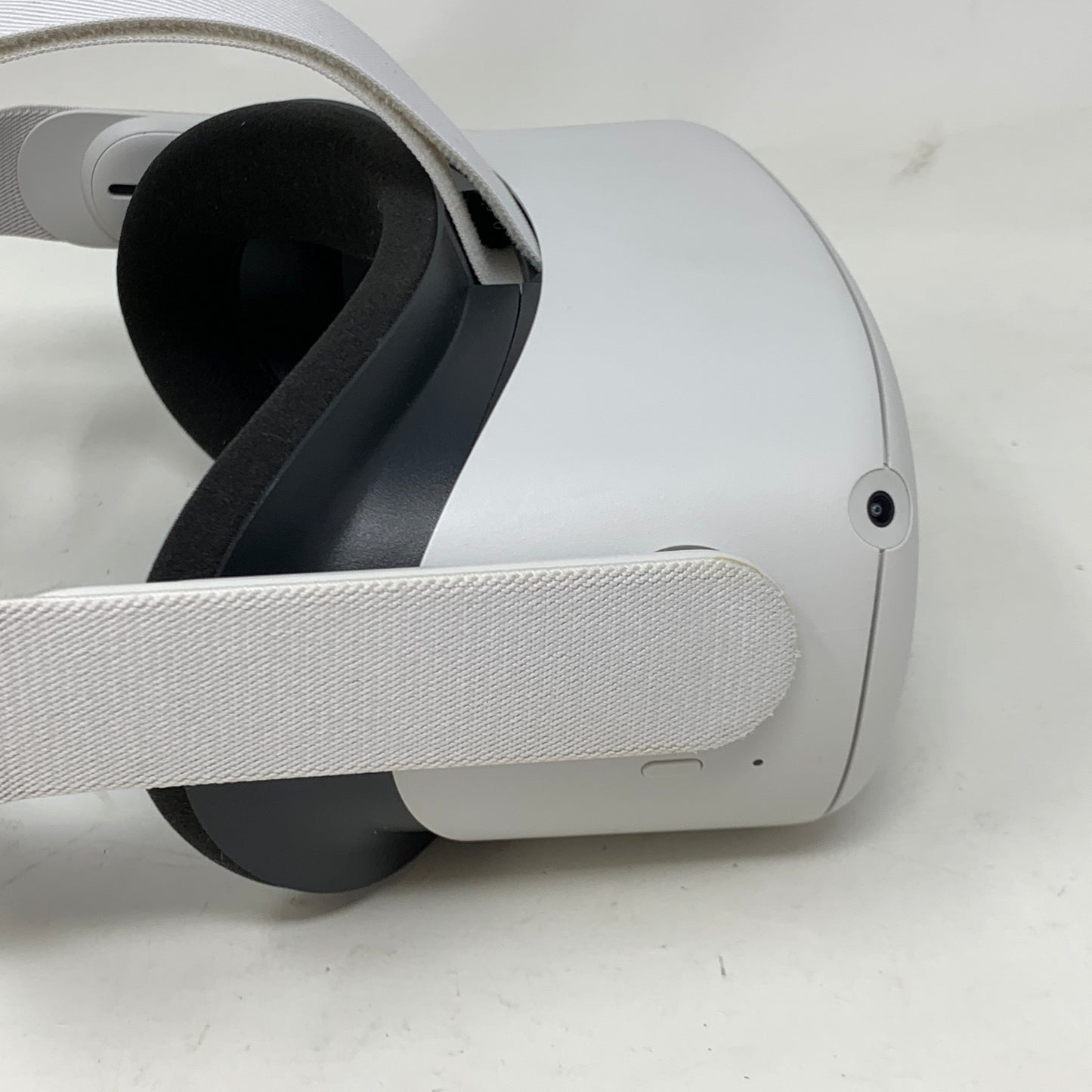 Meta Quest 2 64GB Standalone All-in-One VR Headset KW49CM