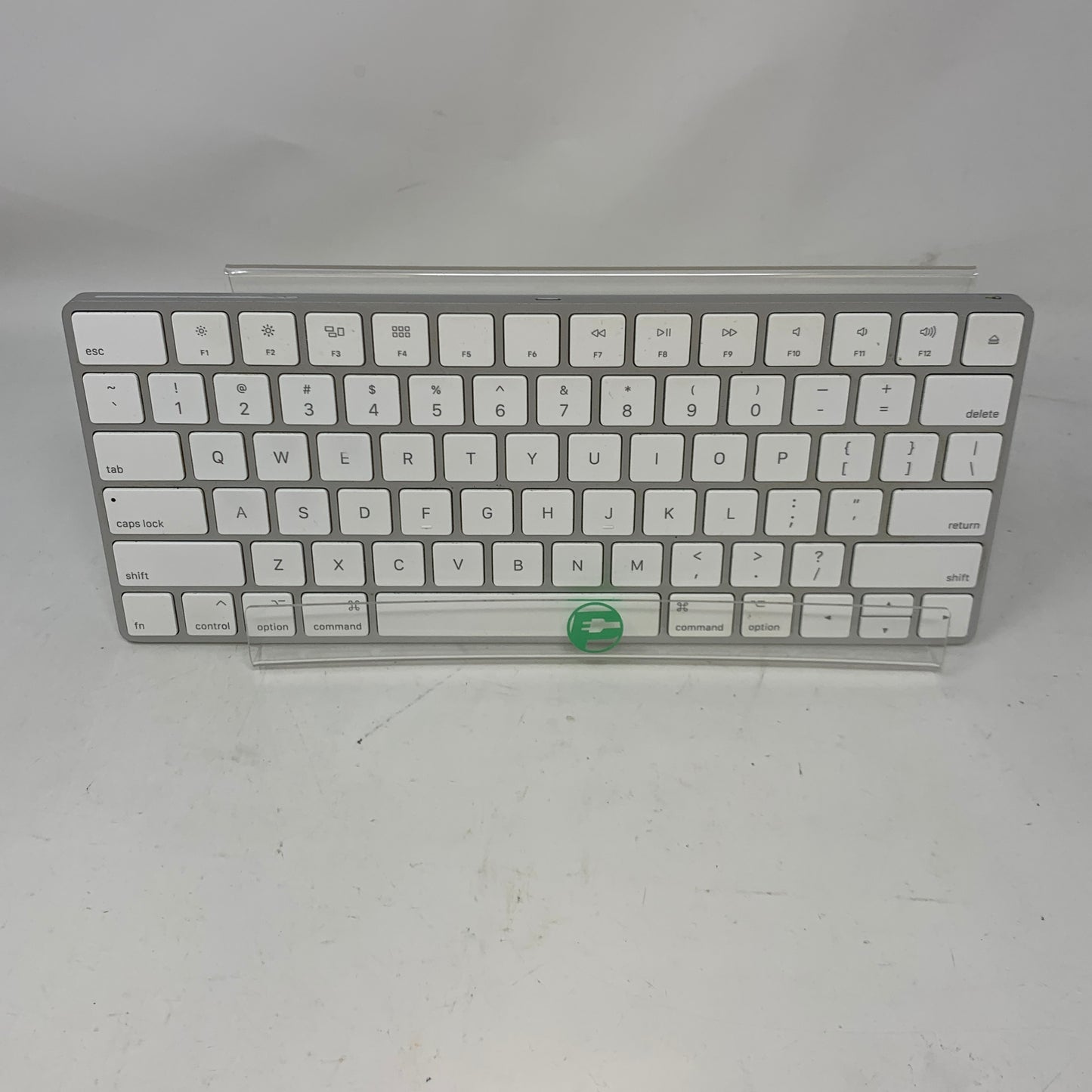 Apple Magic Keyboard A1644 Silver Wireless Bluetooth Keyboard Rechargeable