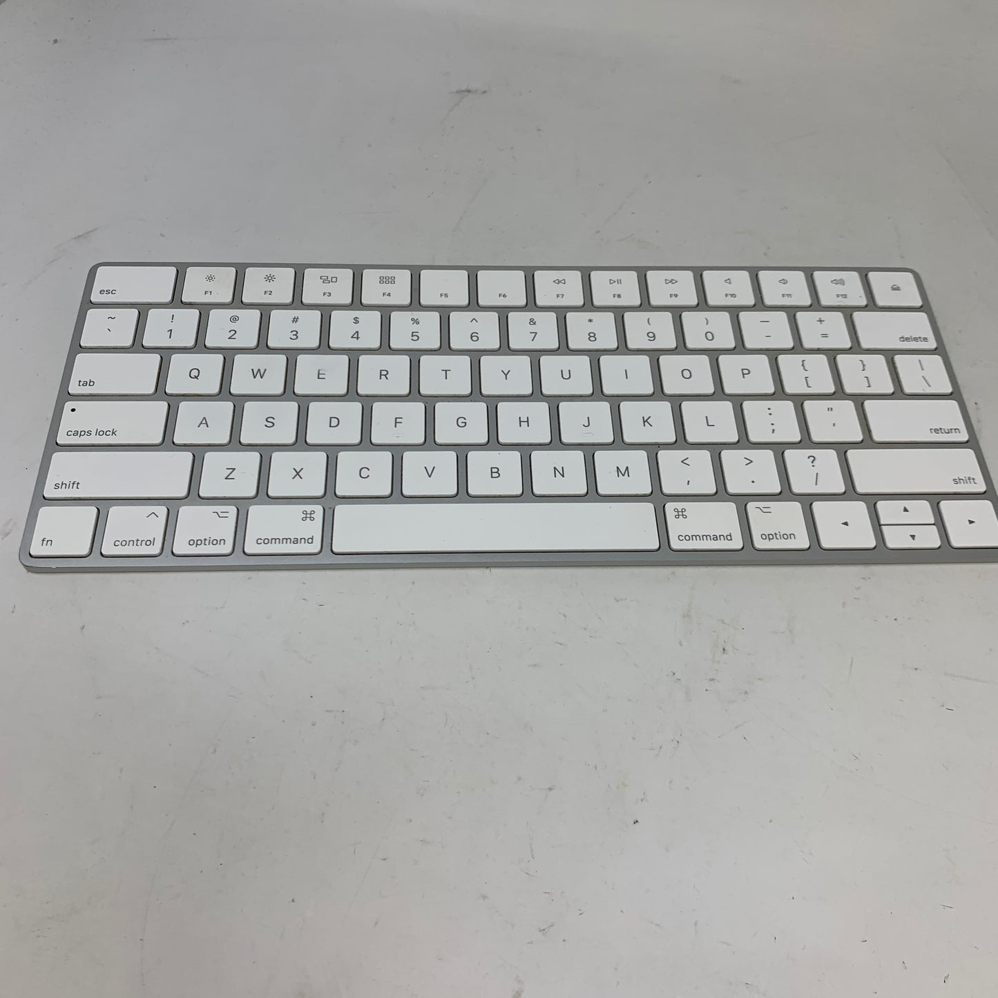 Apple Magic Keyboard A1644 Silver Wireless Bluetooth Keyboard Rechargeable