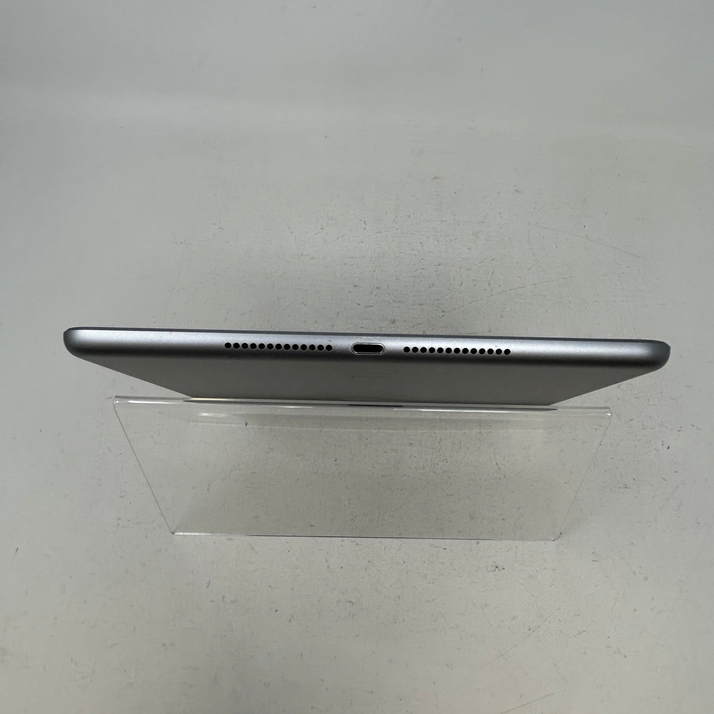 WiFi Only Apple iPad 6th Gen 128GB Space Gray MR7J2LL/A