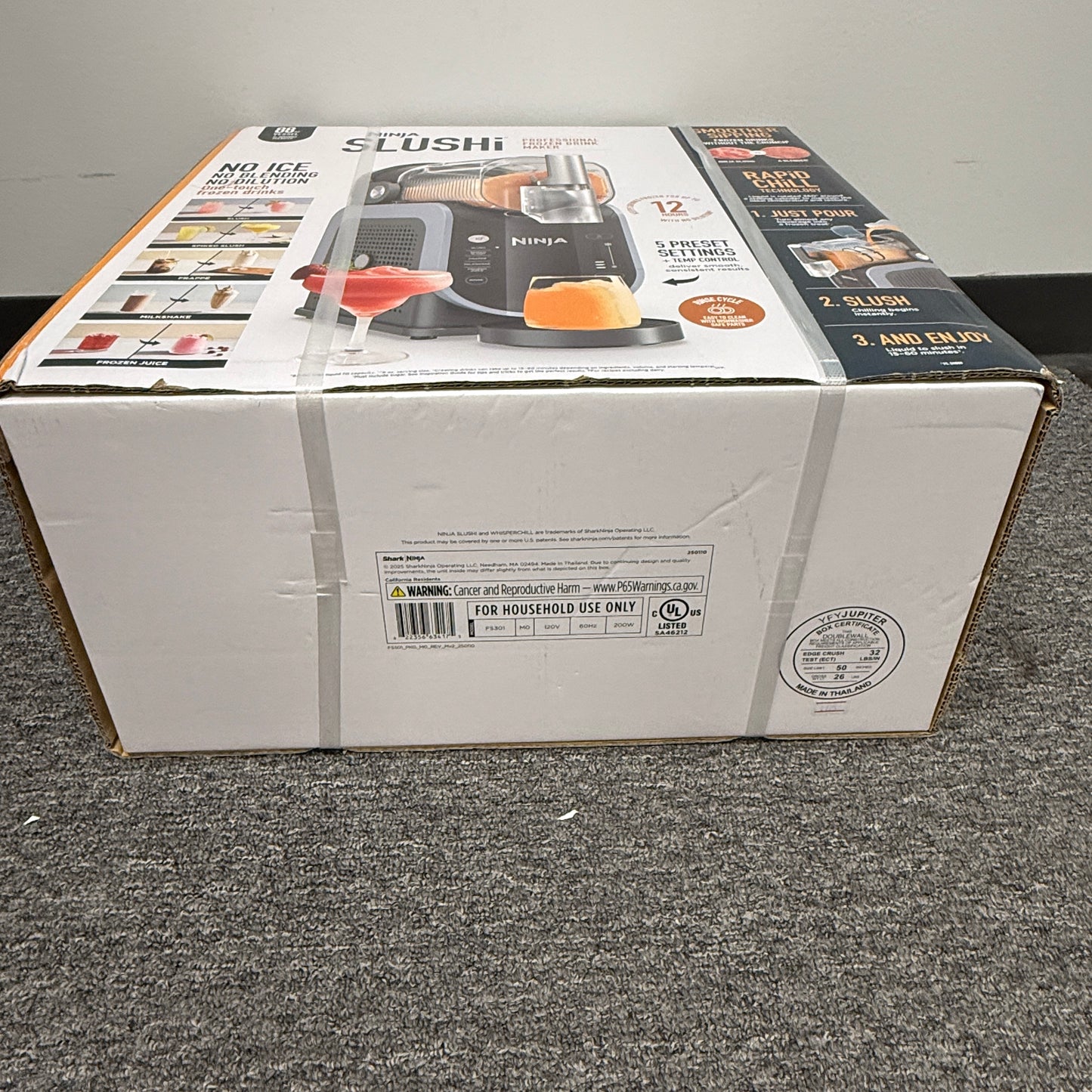 New Ninja SLUSHi FS301 2Qt Professional Frozen Drink Maker Machine