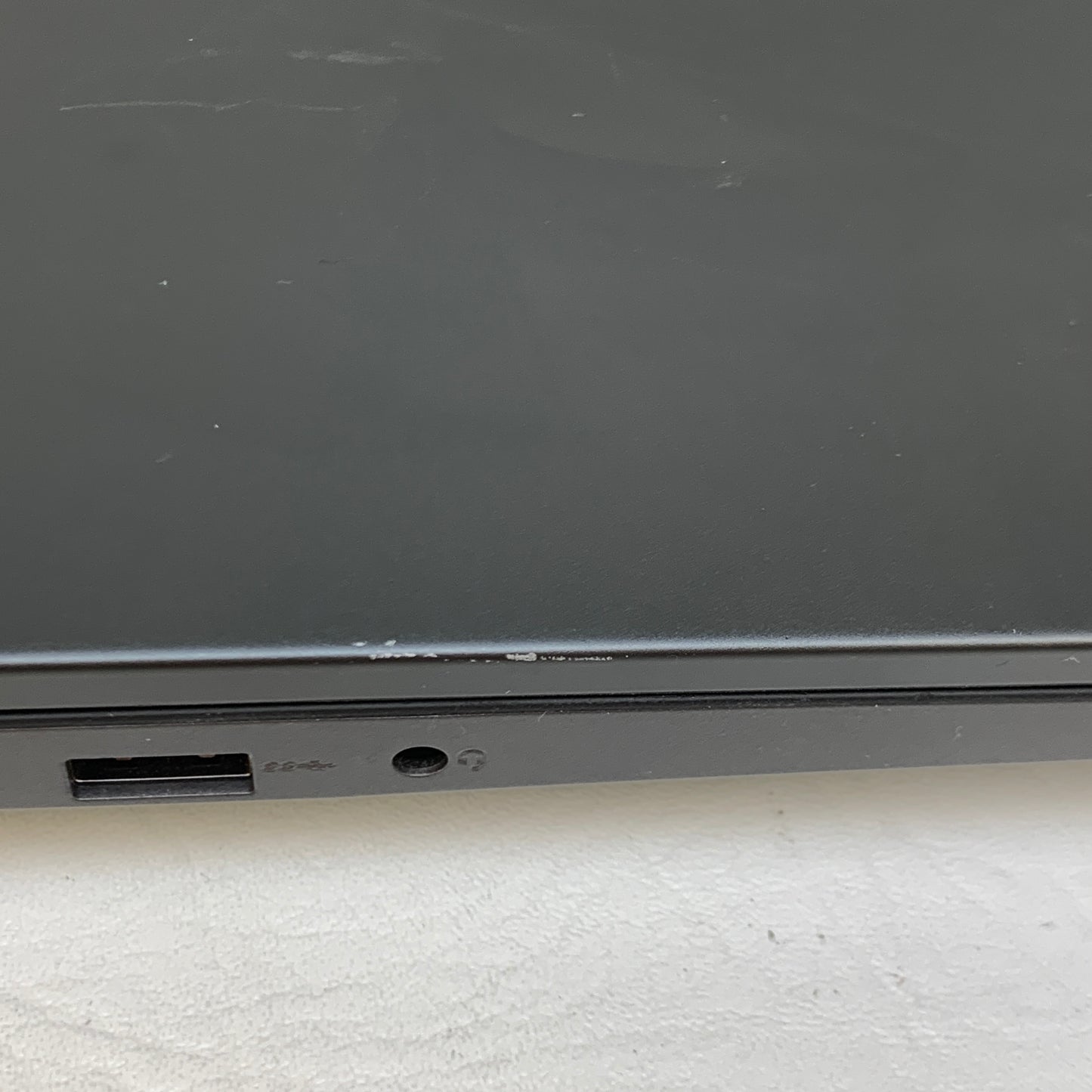 Lenovo Legion Y545 8SHOKP9 15.6" i7-9750H 2.6GHz 16GB RAM 1TB SSD GeForce GTX 