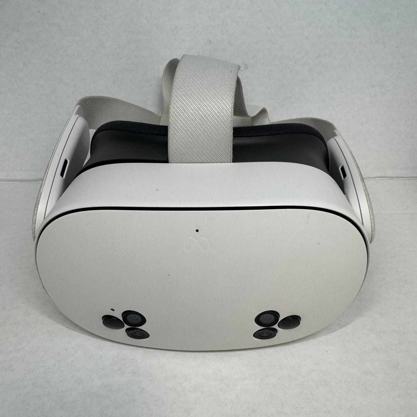 Meta Quest 3S 128GB Standalone All-in-One VR Headset P97