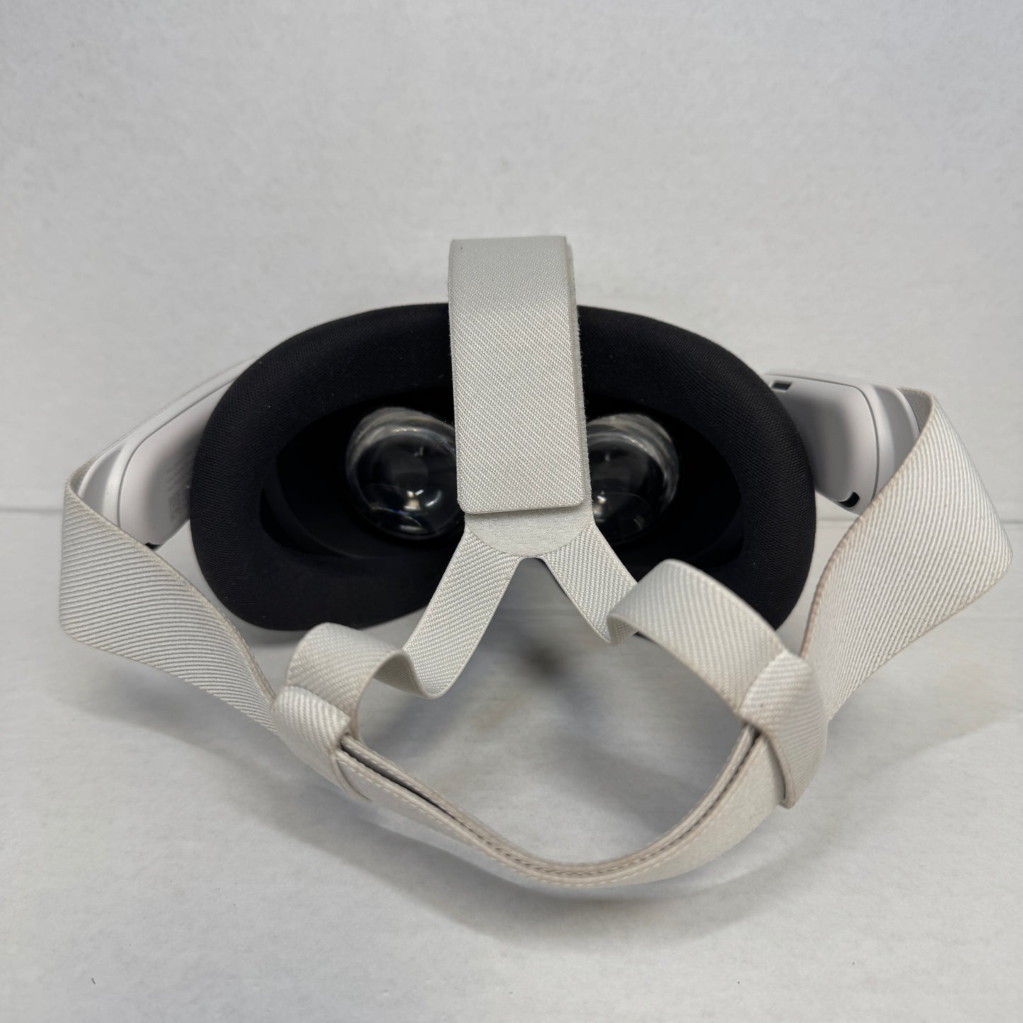 Meta Quest 3S 128GB Standalone All-in-One VR Headset P97