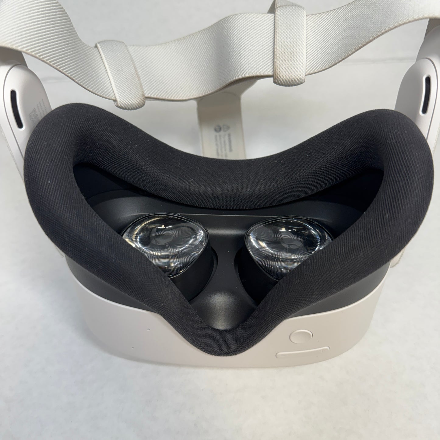 Meta Quest 3S 128GB Standalone All-in-One VR Headset P97