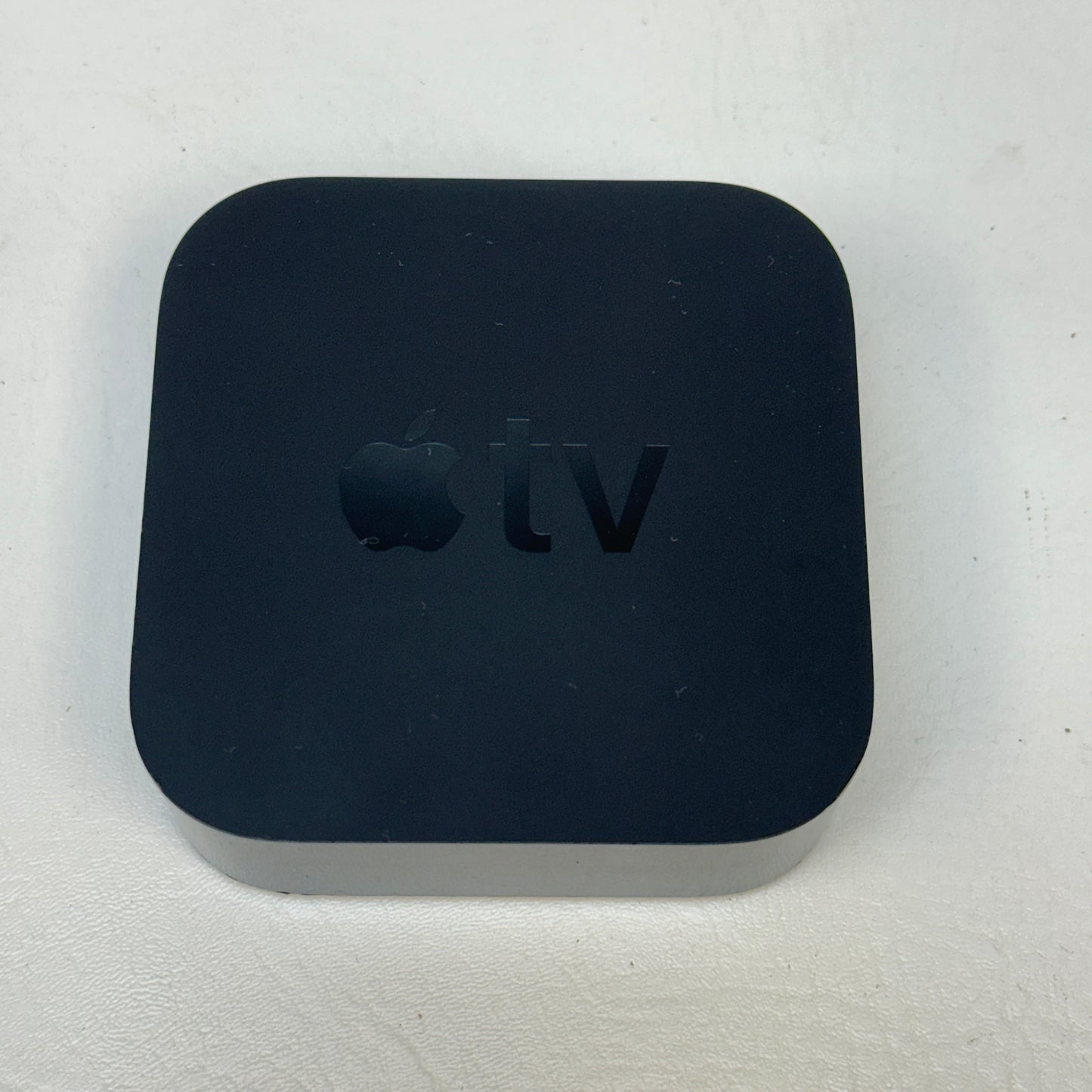 Apple TV 4K 1st Gen 32GB Digital HD Media Streamer MQD22LL/A WiFi + Ethernet