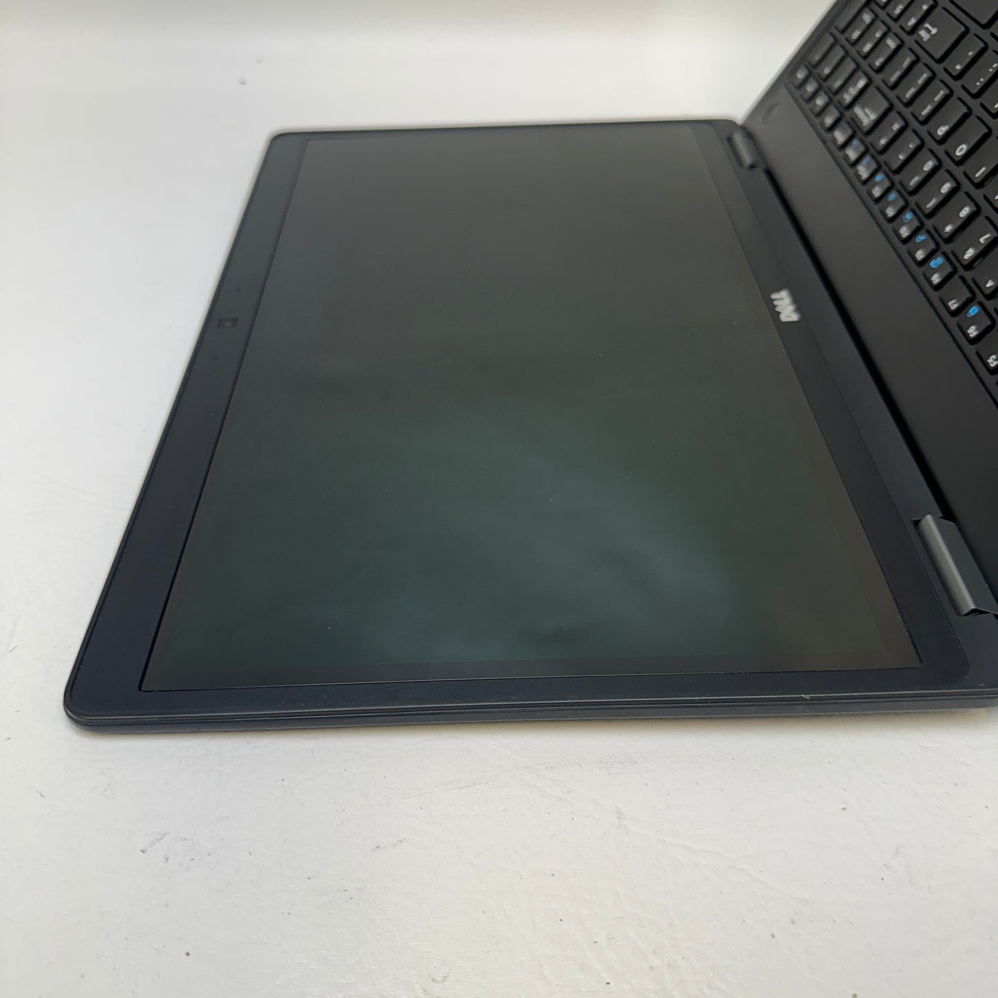 Dell Latitude E5570 15.6" i7-6820HQ 2.7GHz 16GB RAM 256GB SSD AMD Radeon R9 