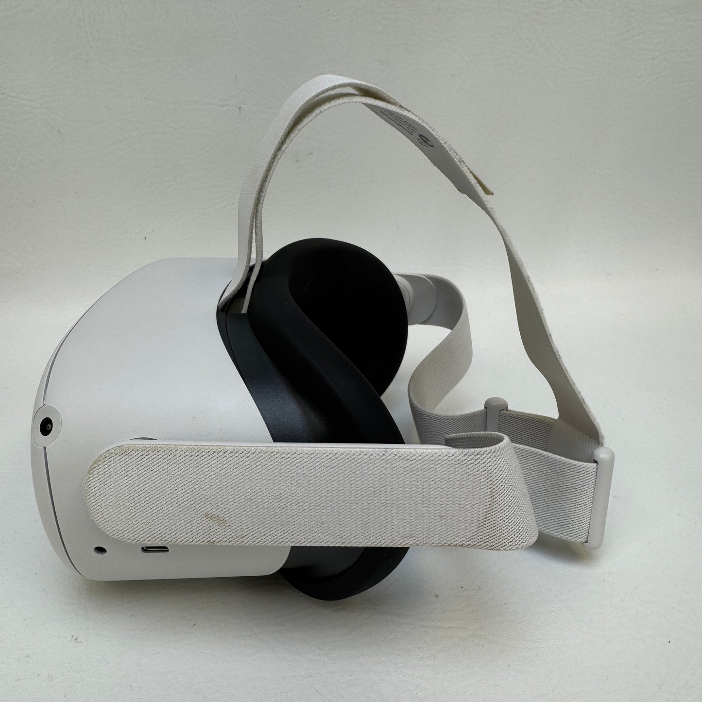 Oculus Quest 2 64GB Standalone All-in-One VR Headset KW49CM