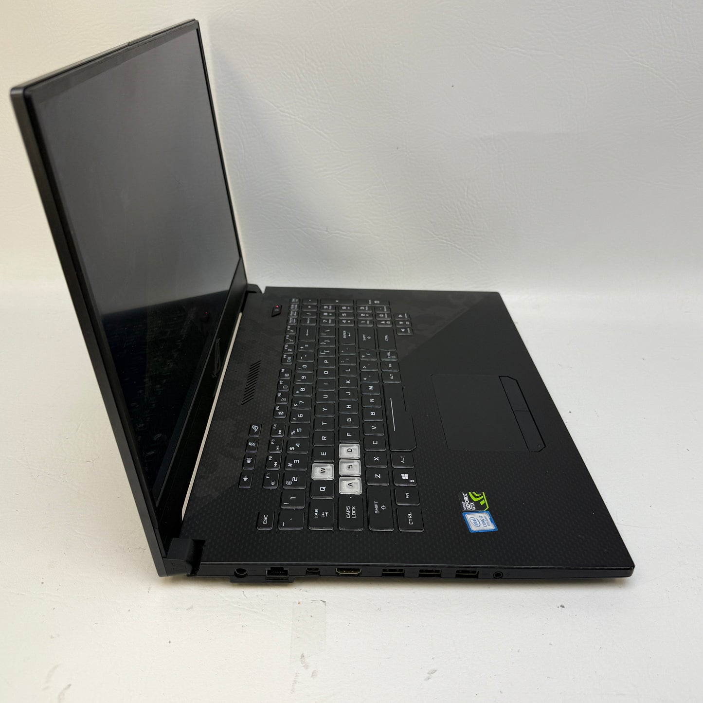Asus Scar II GL704G 17.3" i7-8750H 2.2GHz 20GB RAM 512GB SSD GeForce GTX 1060