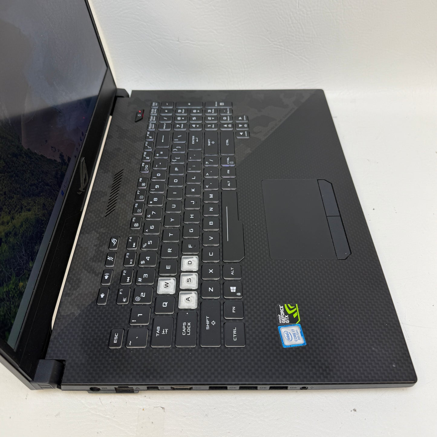 Asus Scar II GL704G 17.3" i7-8750H 2.2GHz 20GB RAM 512GB SSD GeForce GTX 1060