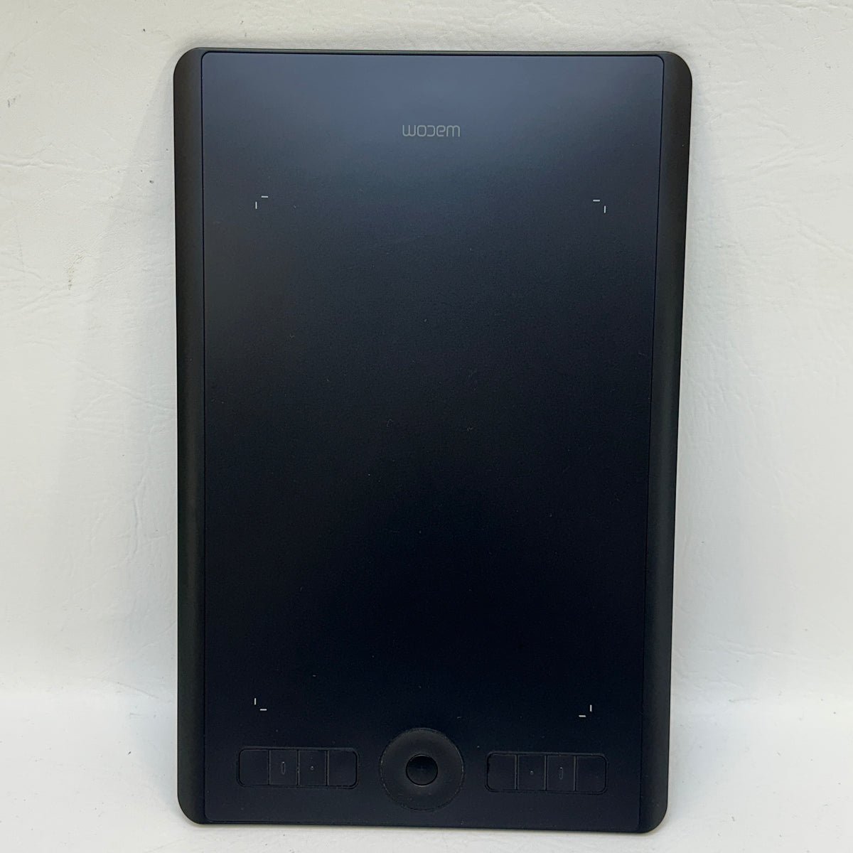 Wacom Intuos Pro Medium PTH-660 Graphics Drawing Tablet Black