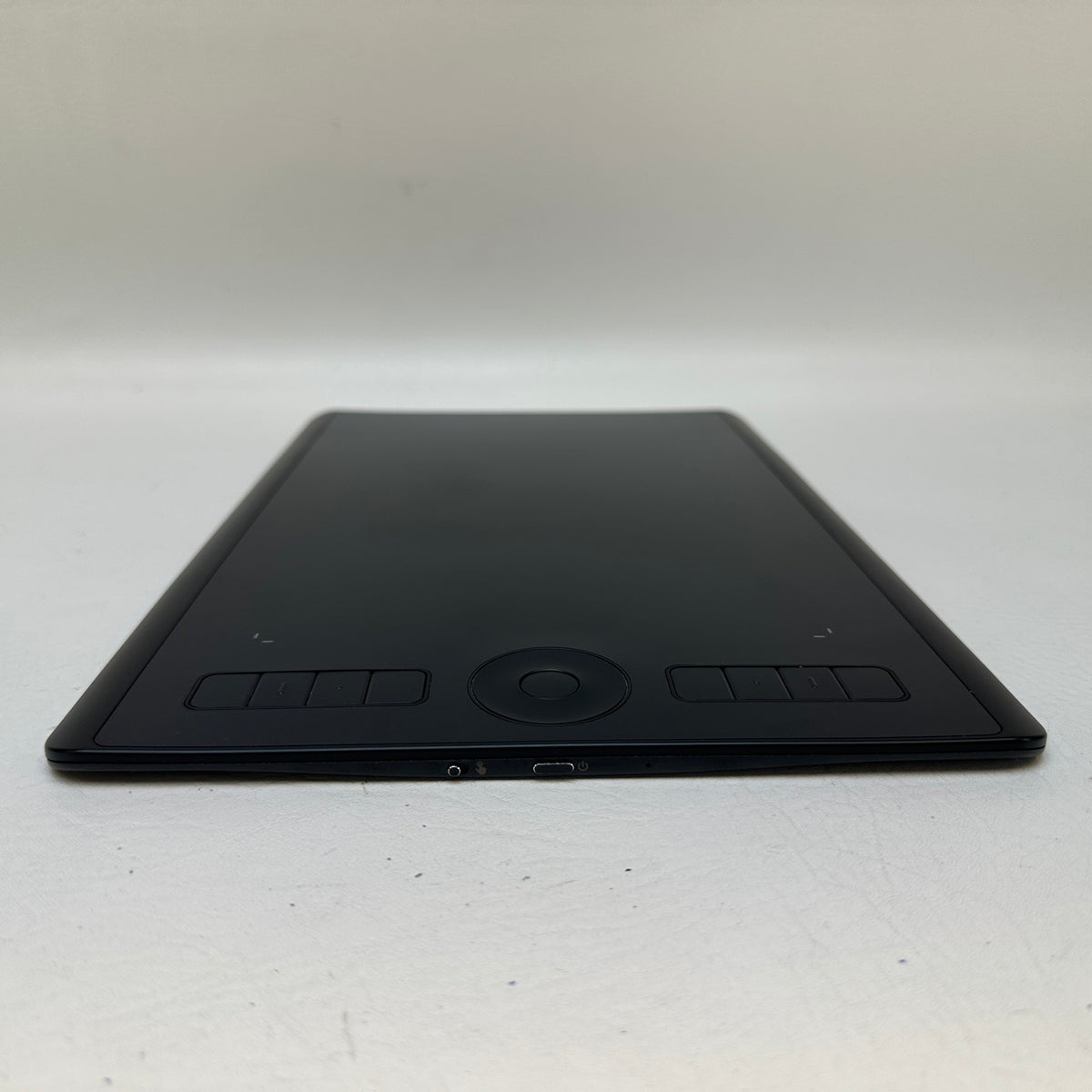 Wacom Intuos Pro Medium PTH-660 Graphics Drawing Tablet Black