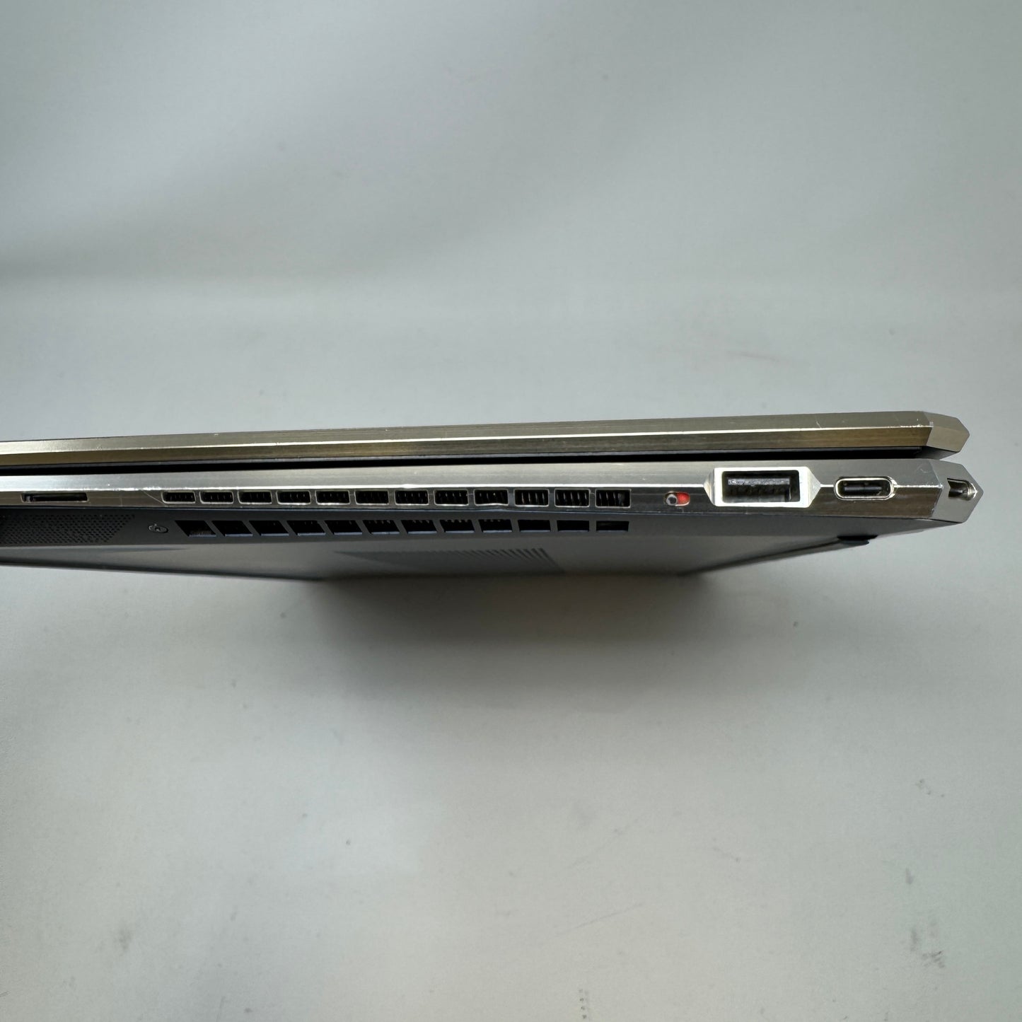 HP Spectre 15T-EB100 15.6" i7-1165G7 2.8GHz 16GB RAM 256GB SSD