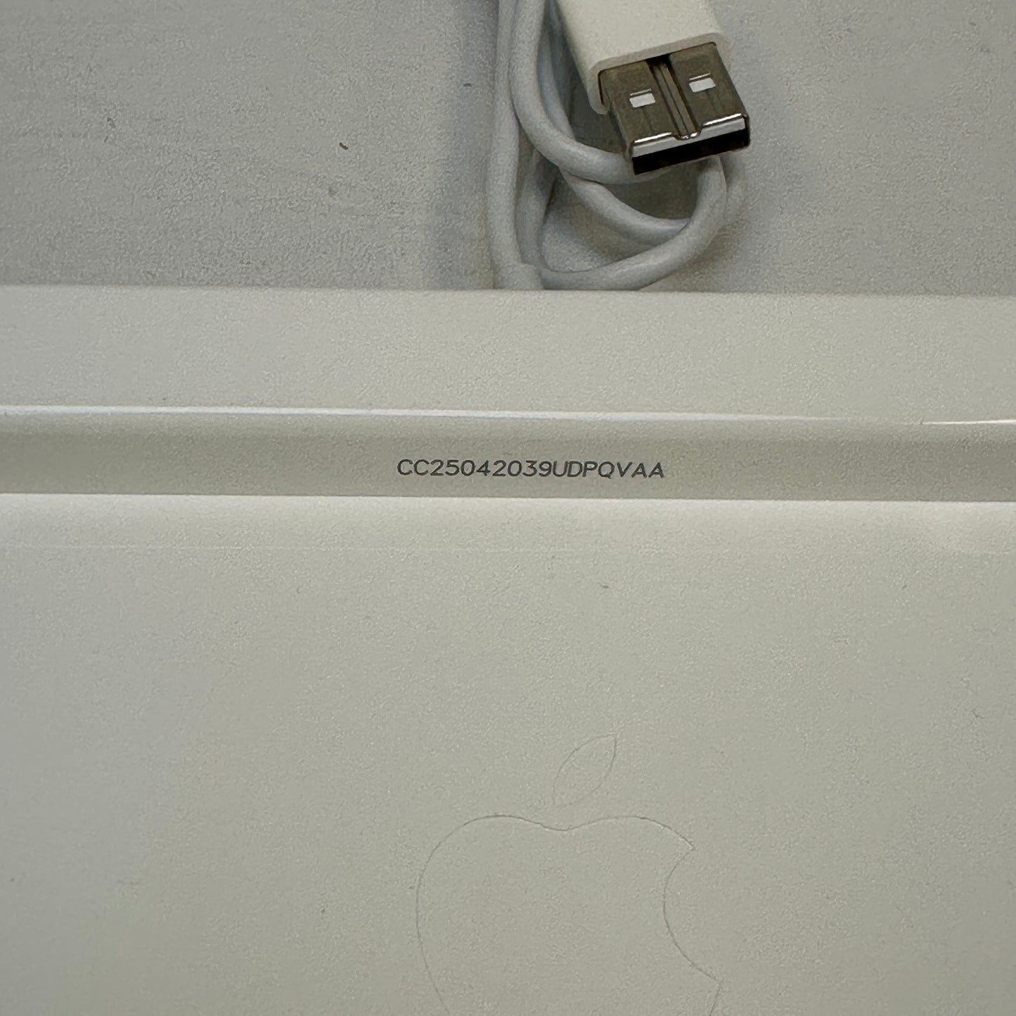 Apple 2.5 W Magic Keyboard w/ Numeric Keypad A1843 White