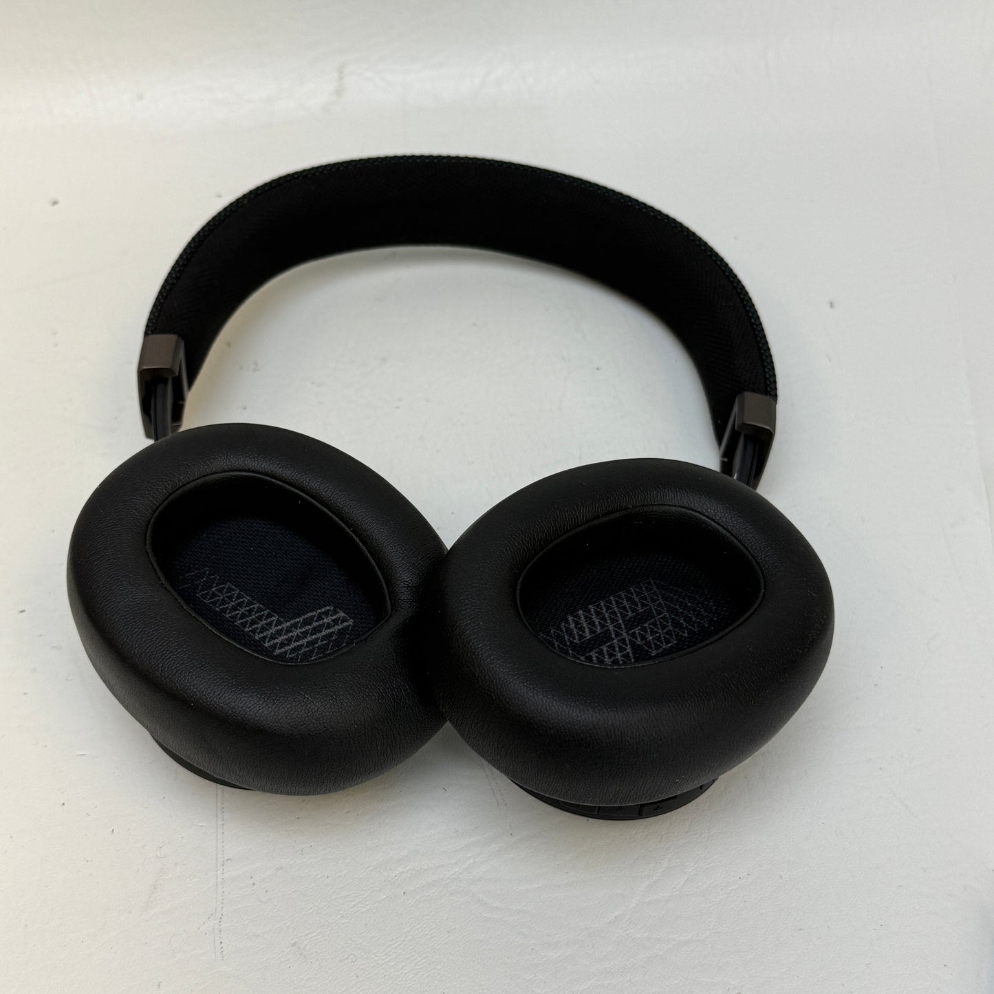 JBL LIVE650BTNC Wireless Over-Ear Bluetooth Headphones Black