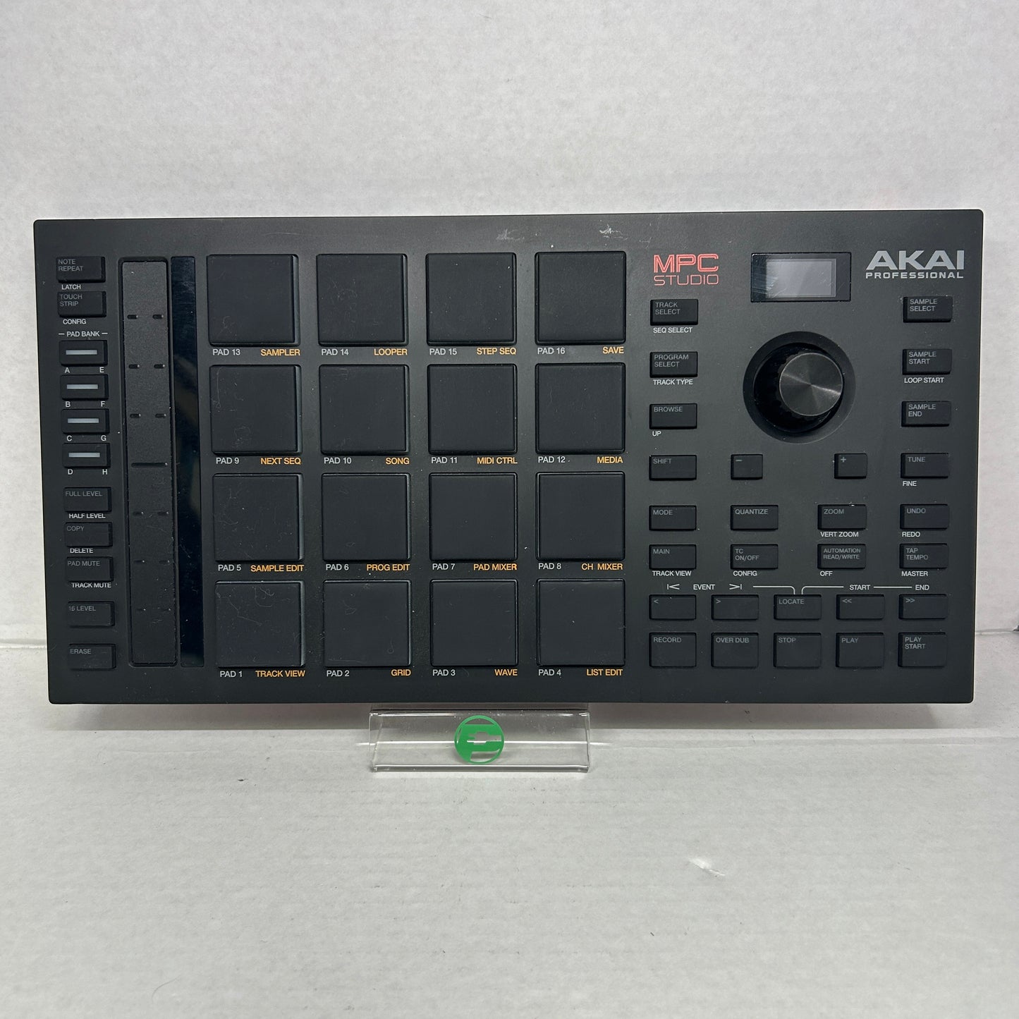 Akai Professional MPC Studio MIDI Controller 16 RGB Pads Touch Strip & SW