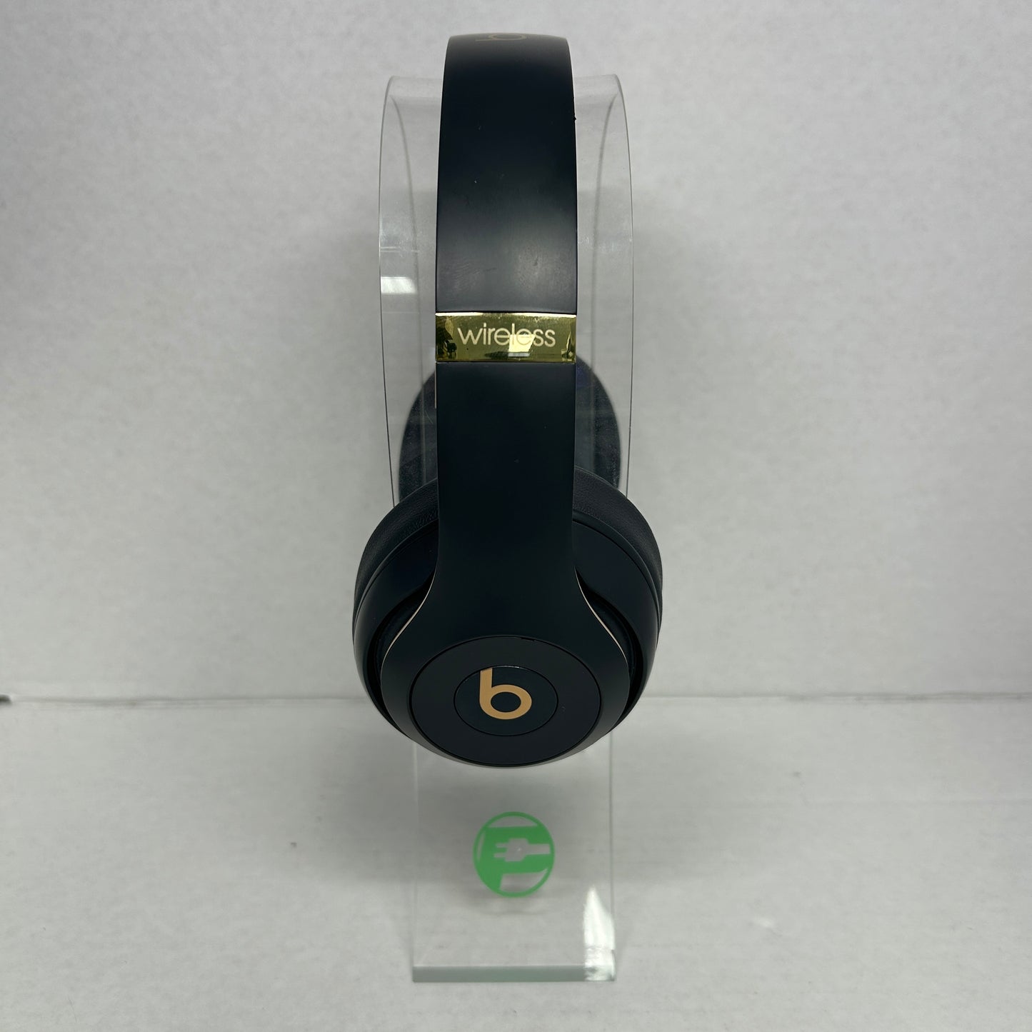 Beats Studio3 Wireless On-Ear Bluetooth Headphones Shadow Gray MQUF2LL/A