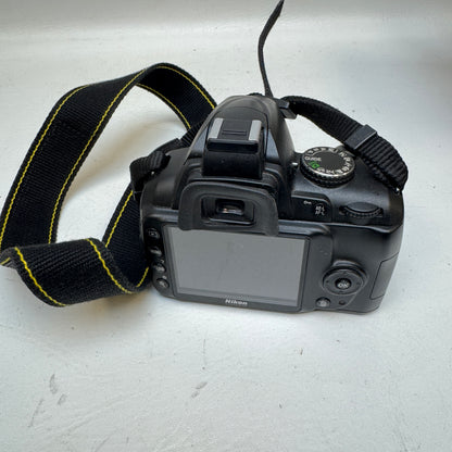 Nikon D3000 10.2MP Digital SLR DSLR Camera w/ Nikon 18-55mm F/3.5-5.6G AF-S VR DX Lens
