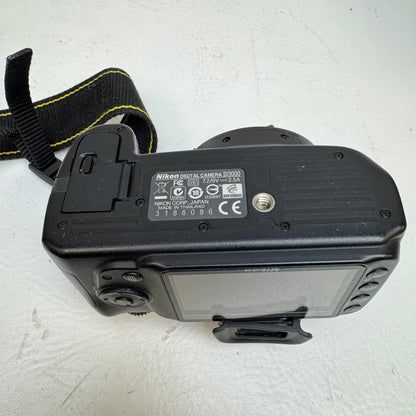Nikon D3000 10.2MP Digital SLR DSLR Camera w/ Nikon 18-55mm F/3.5-5.6G AF-S VR DX Lens