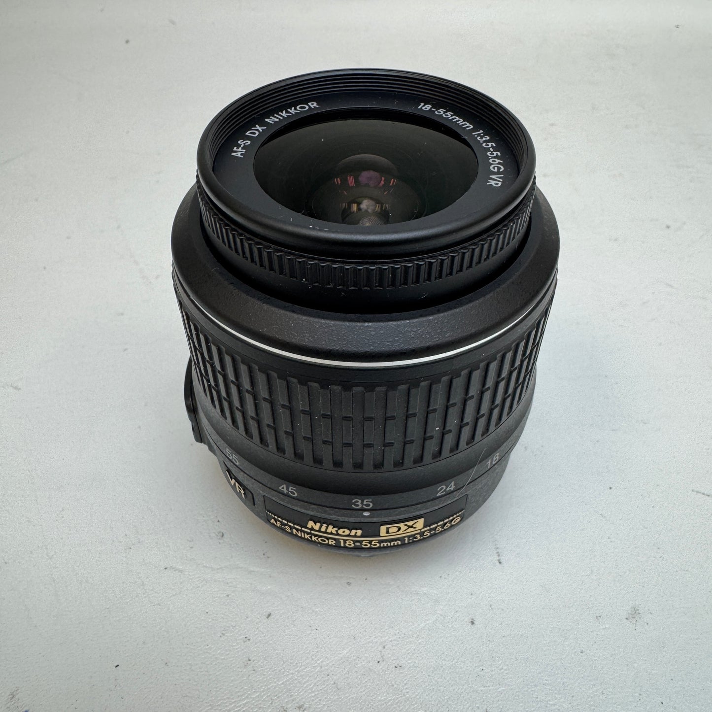 Nikon D3000 10.2MP Digital SLR DSLR Camera w/ Nikon 18-55mm F/3.5-5.6G AF-S VR DX Lens