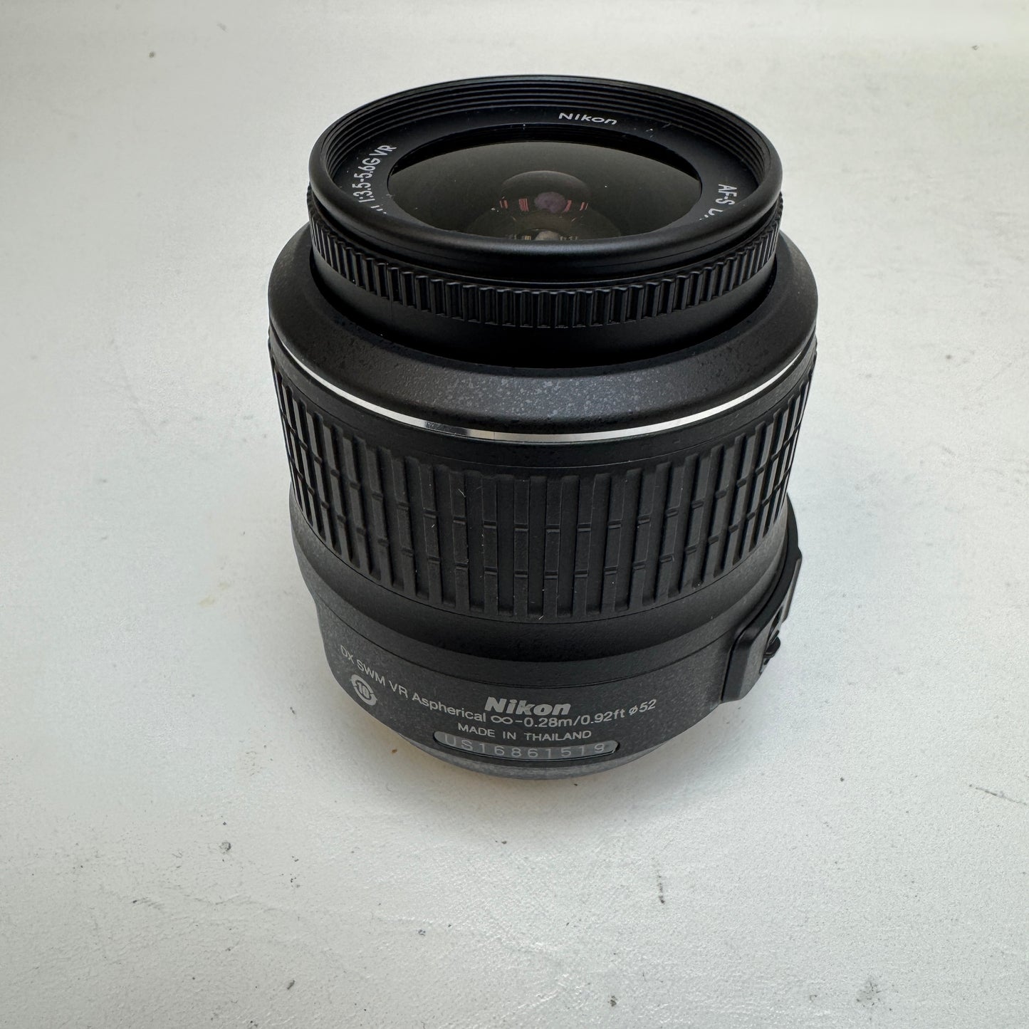 Nikon D3000 10.2MP Digital SLR DSLR Camera w/ Nikon 18-55mm F/3.5-5.6G AF-S VR DX Lens