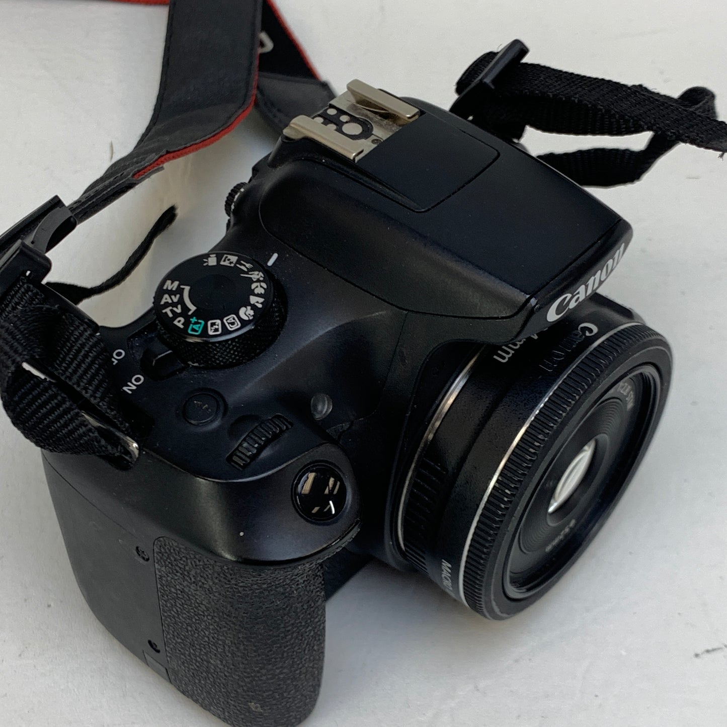 Canon EOS 1300D 18.0MP Digital SLR DSLR Camera w/Canon EF-S 24mm 1:2.8 STM Prime Lens