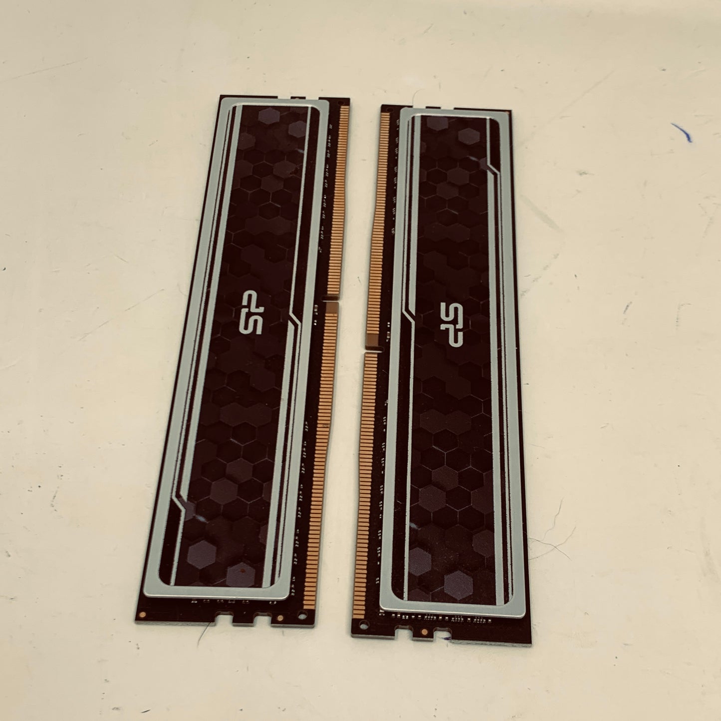 Silicon Power Value Gaming 16GB (2x8GB) RAM DDR4 3200MHz SP008GXLZU320BSAJ5