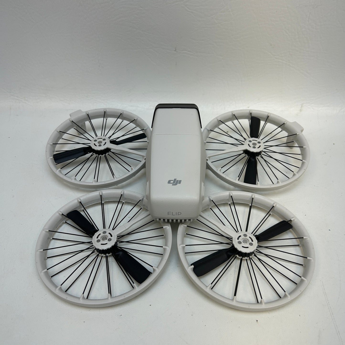 DJI Flip 4K Quadcopter Camera Drone DF1A0424