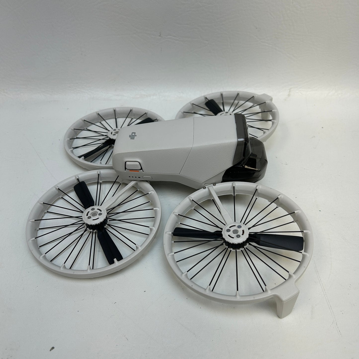 DJI Flip 4K Quadcopter Camera Drone DF1A0424