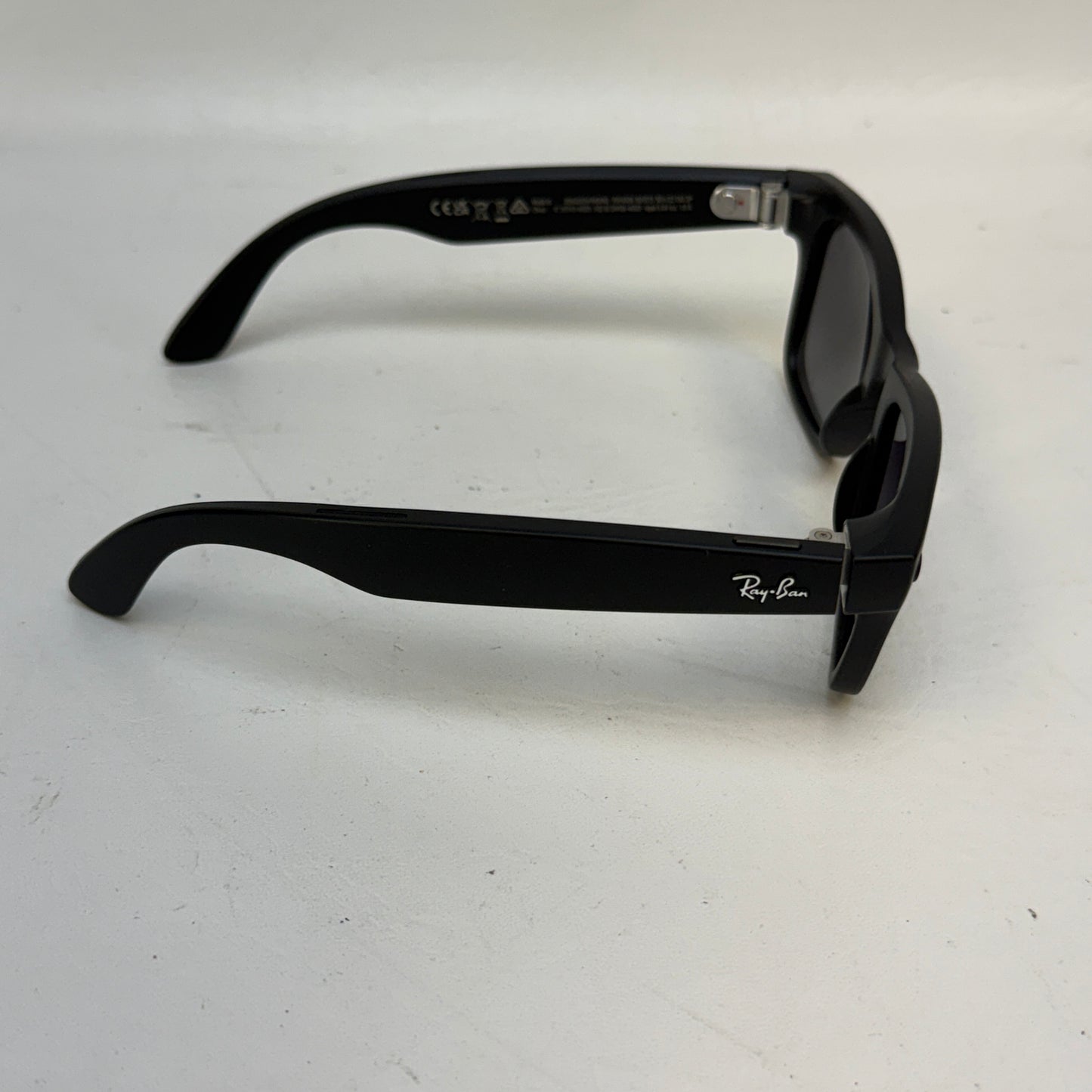 Ray-Ban Meta Wayfarer Gen 1 Smart Glasses Matte Black Polarized RW4006 601/ST3