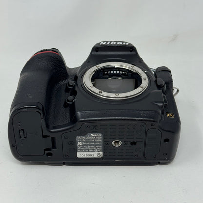 Nikon D850 45.7 MP Digital Single-Lens Reflex (DSLR) Camera