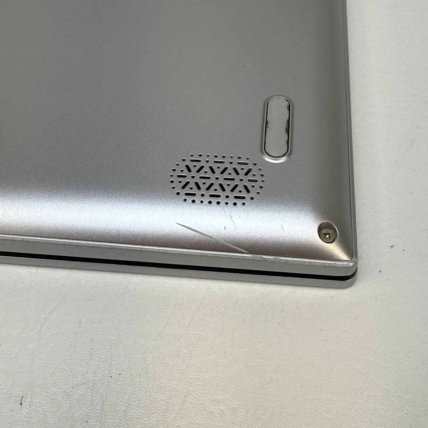 Asus Vivobook 17 X712J 17.3" i5-1035G1 1.0GHz 12GB RAM 1TB HDD