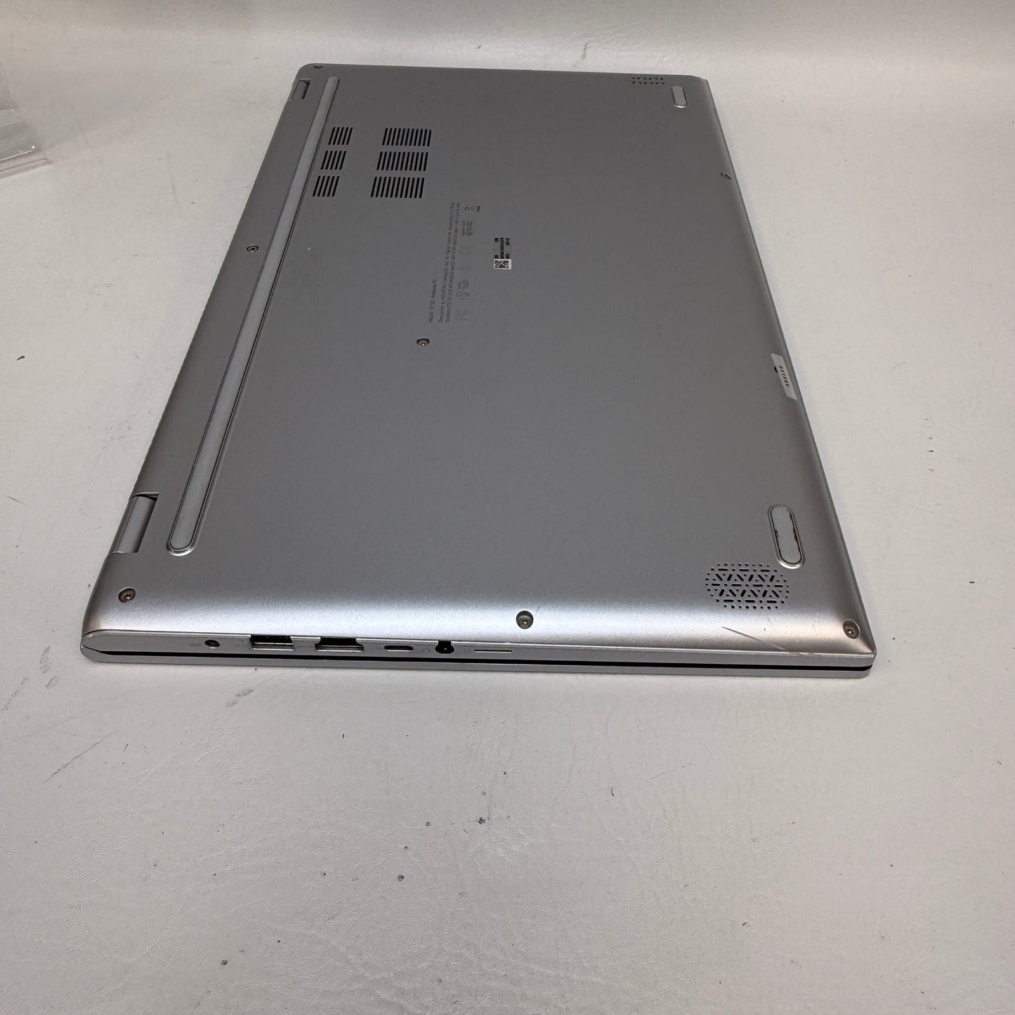 Asus Vivobook 17 X712J 17.3" i5-1035G1 1.0GHz 12GB RAM 1TB HDD