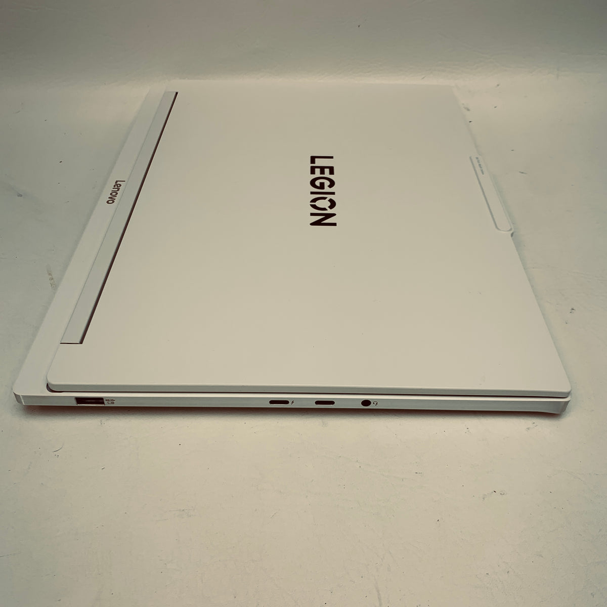 Lenovo legion 7 16IAX10 16" Core Ultra 9 275HX 2.7GHz 32GB RAM 1TB SSD GeForce 
