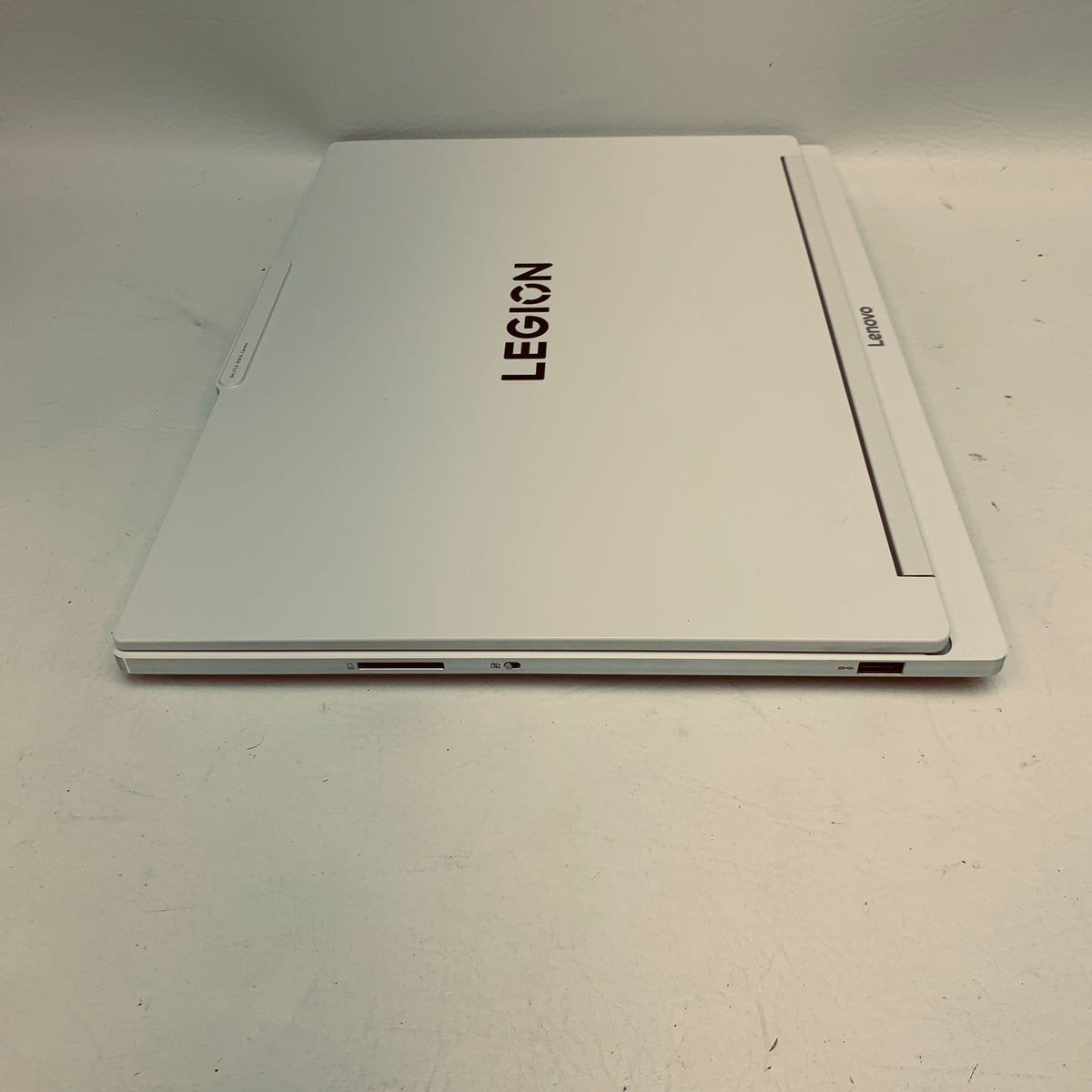 Lenovo legion 7 16IAX10 16" Core Ultra 9 275HX 2.7GHz 32GB RAM 1TB SSD GeForce 
