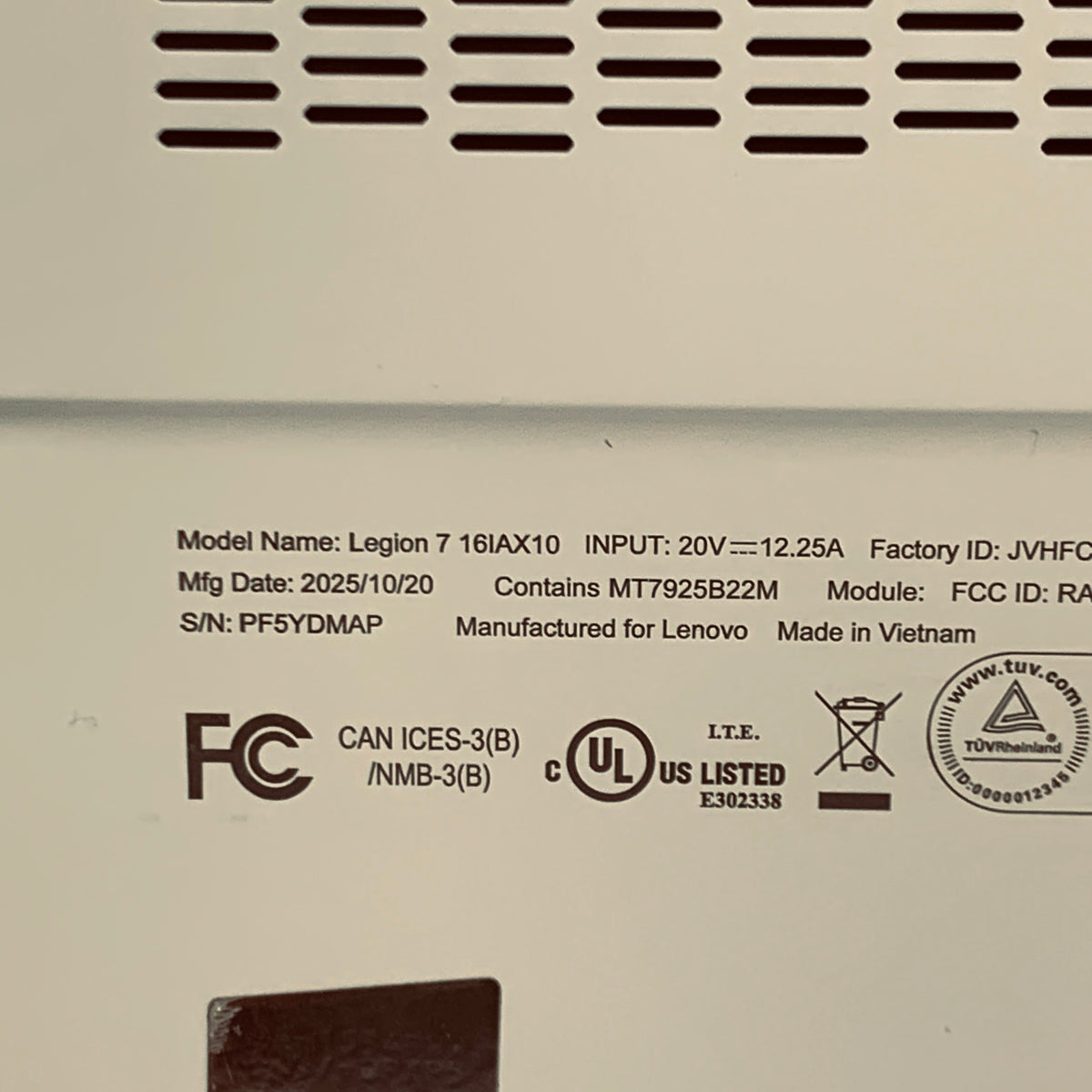 Lenovo legion 7 16IAX10 16" Core Ultra 9 275HX 2.7GHz 32GB RAM 1TB SSD GeForce 