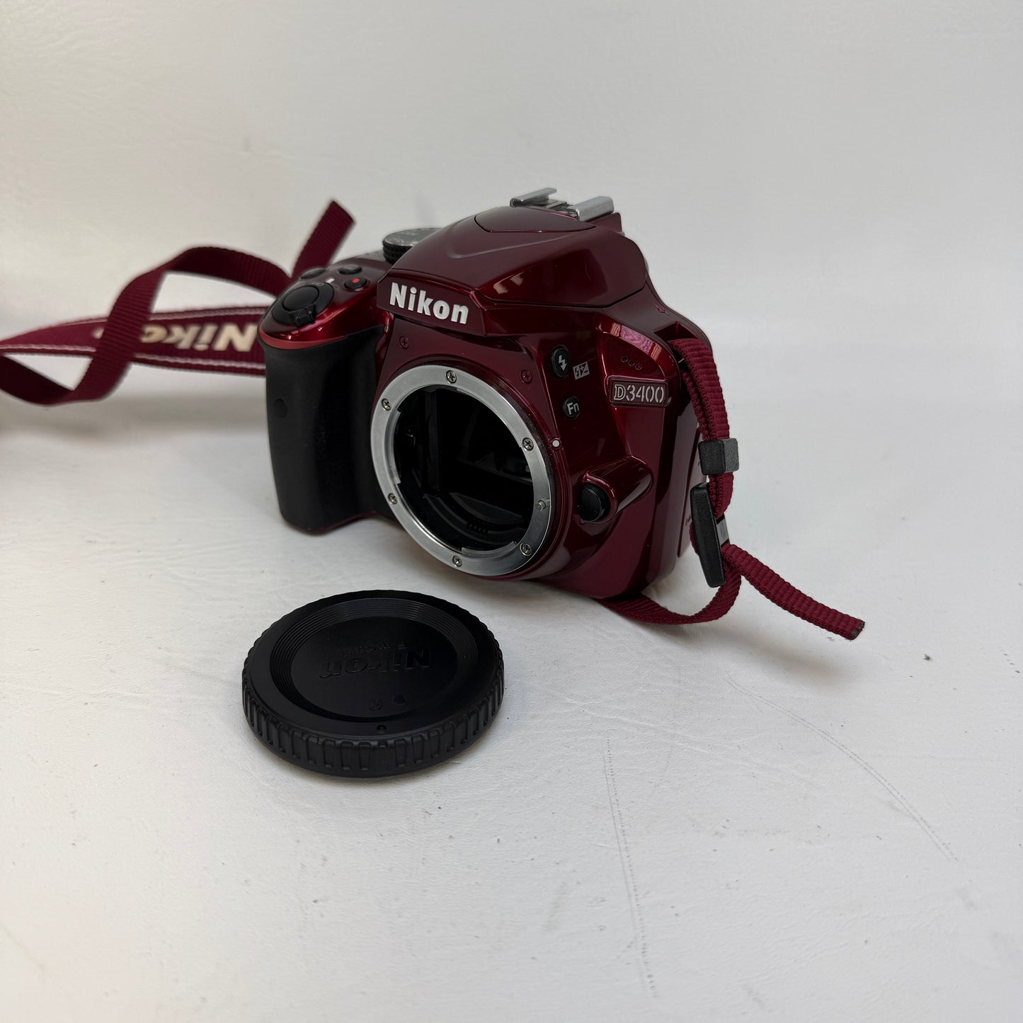 Nikon D3400 24.2MP Digital SLR DSLR Camera w/Nikon AF-P DX VR 18-55mm Lens
