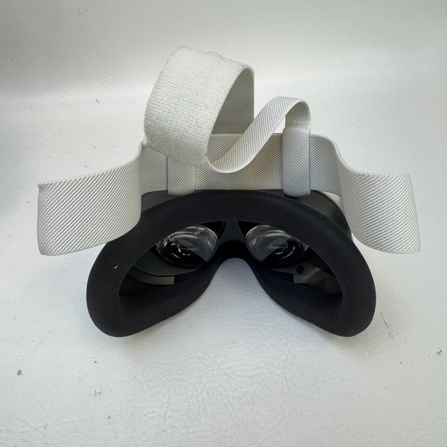 Meta Quest 3S 128GB Standalone All-in-One VR Headset P97