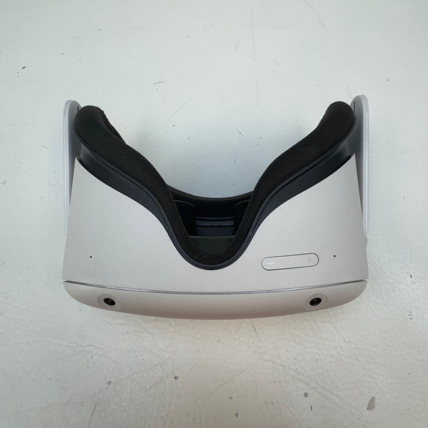 Meta Quest 2 128GB Standalone All-in-One VR Headset w/controllers KW49CM