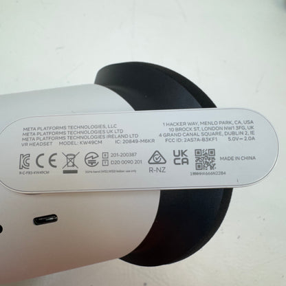 Meta Quest 2 128GB Standalone All-in-One VR Headset w/controllers KW49CM