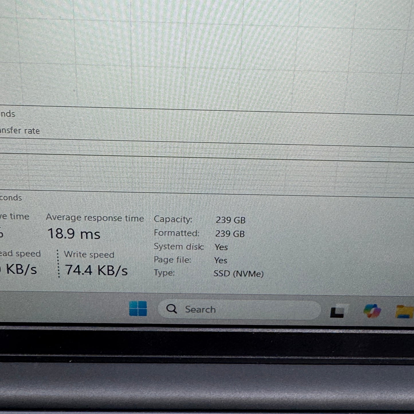 Lenovo IdeaPad Slim 3 15Q8X10 15.3 Snapdragon X-X126100 " 2.96Ghz 16GB RAM 256GB SSD