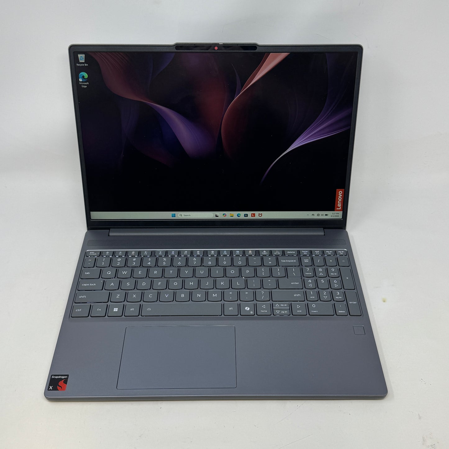 Lenovo IdeaPad Slim 3 15Q8X10 15.3 Snapdragon X-X126100 " 2.96Ghz 16GB RAM 256GB SSD